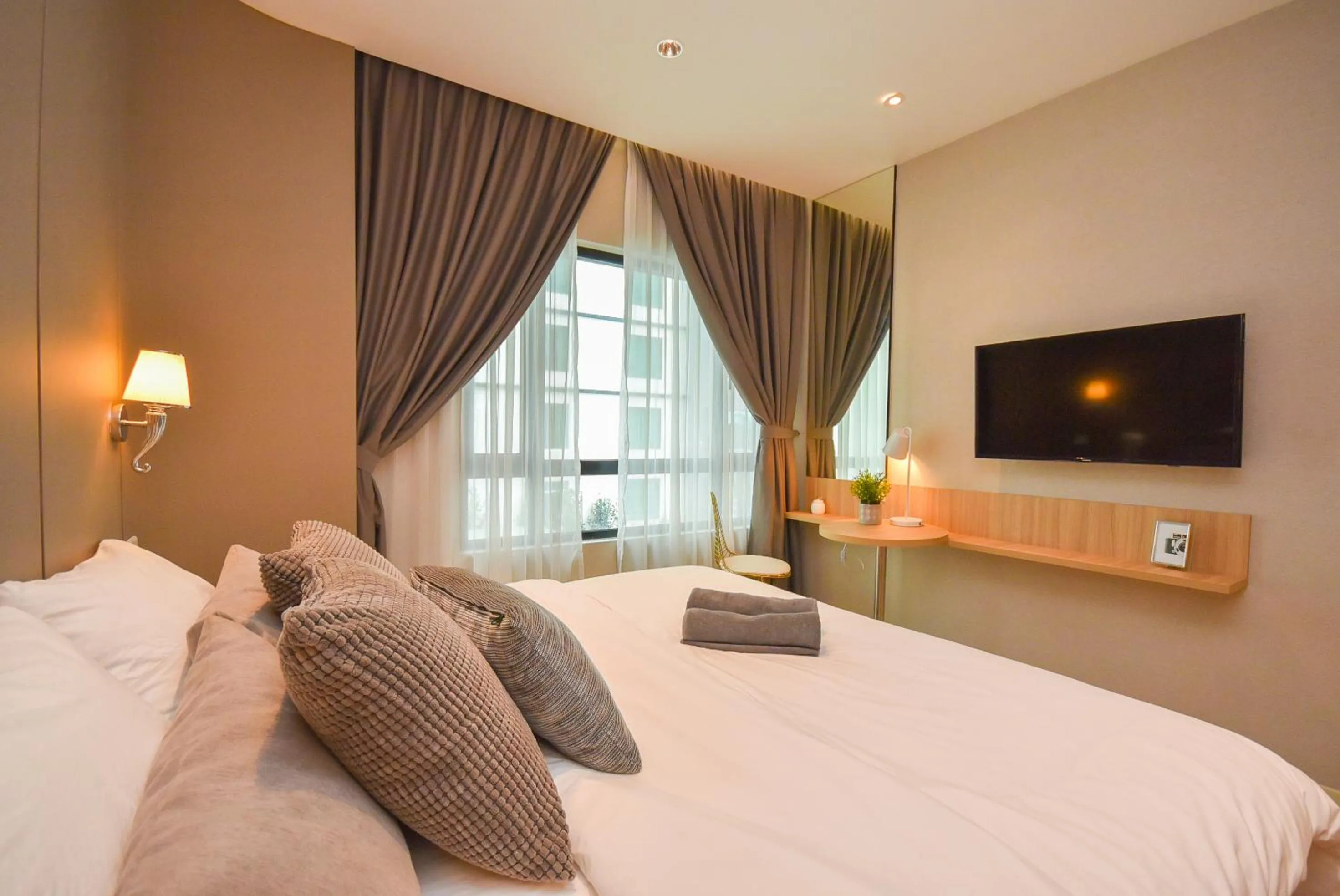 Bedroom, Bed in Suasana Residence by Nest Home