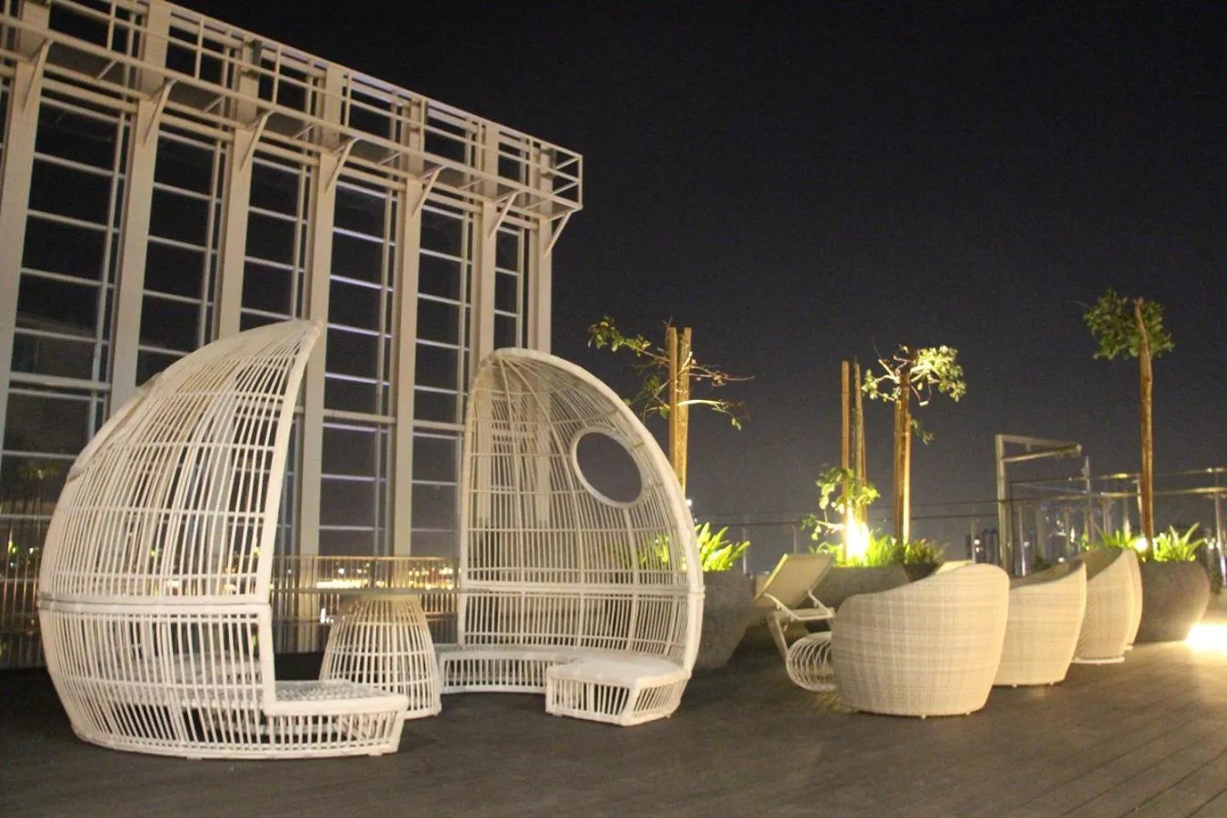 Patio in Suasana Residence by Nest Home