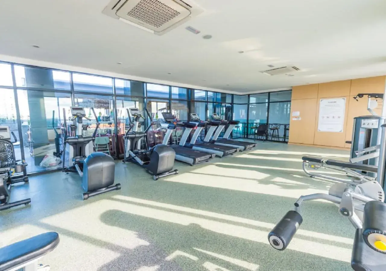 Fitness centre/facilities in Suasana Residence by Nest Home Fitness centre/facilities in Suasana Residence by Nest Home