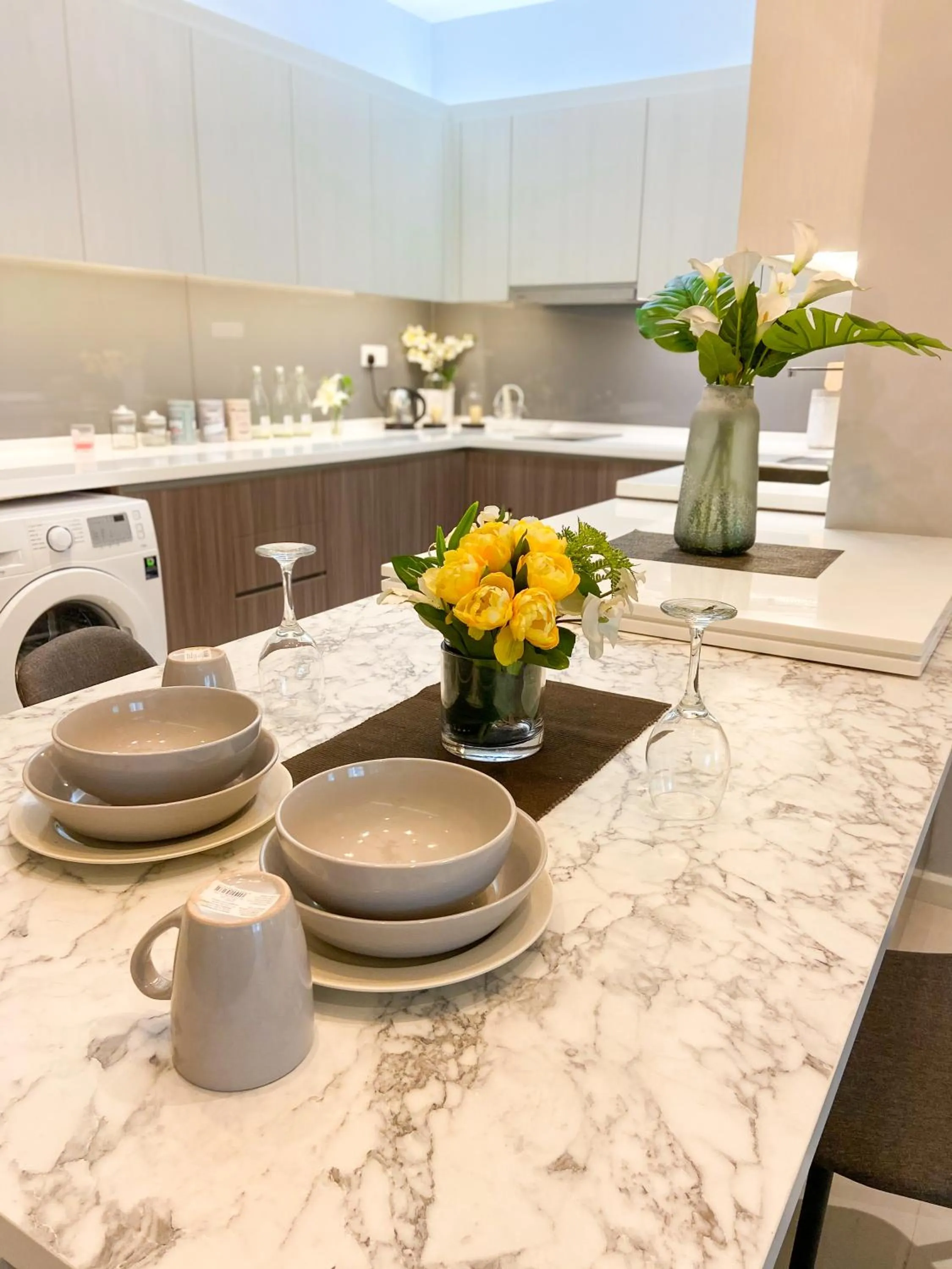 Dining area in Suasana Residence by Nest Home