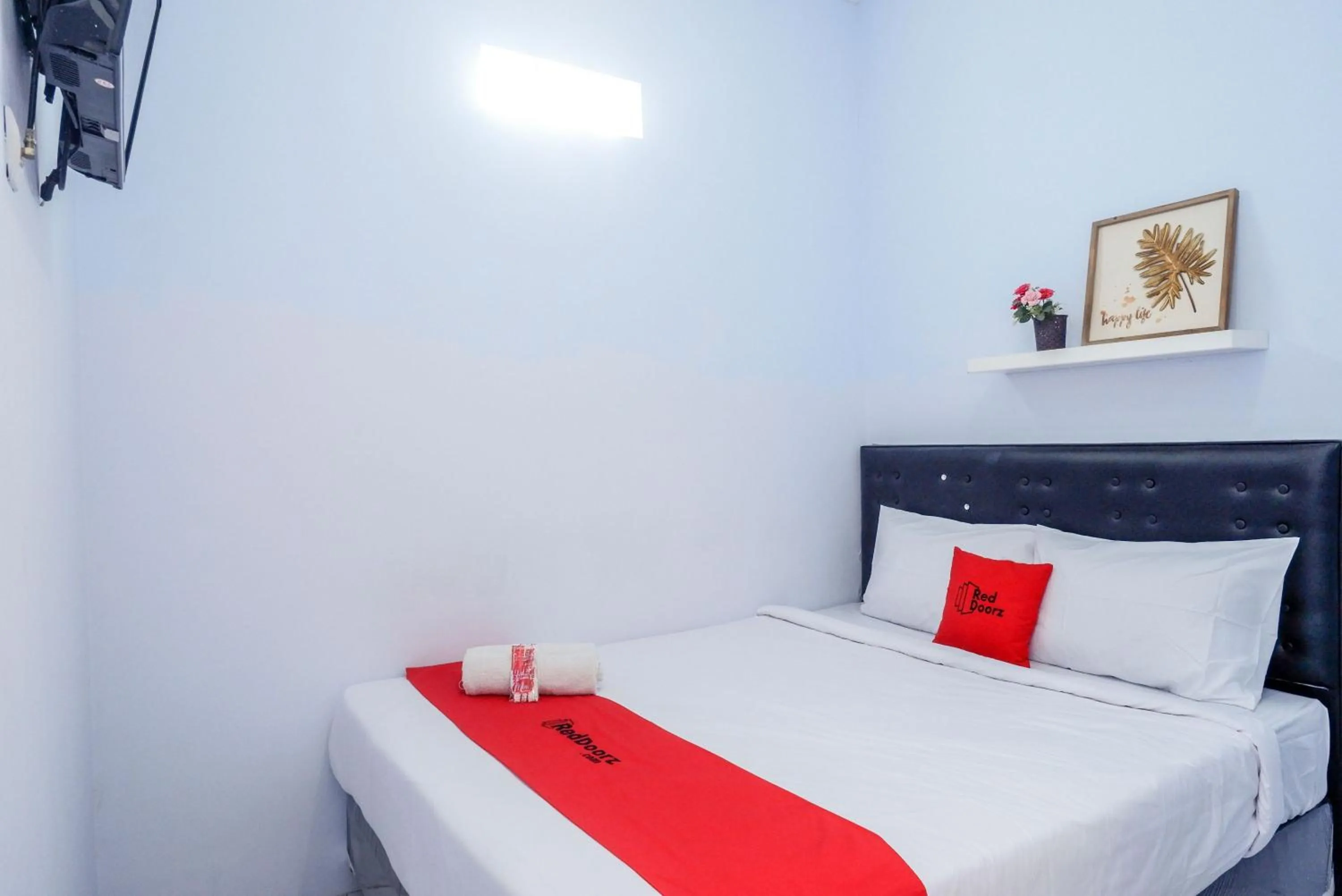 Bedroom, Bed in RedDoorz near Bandara Ahmad Yani Semarang