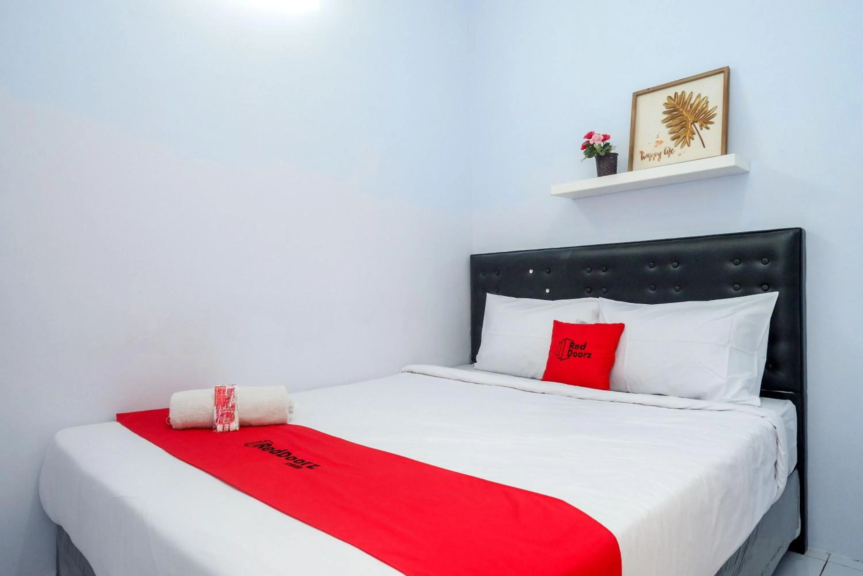 Bedroom, Bed in RedDoorz near Bandara Ahmad Yani Semarang