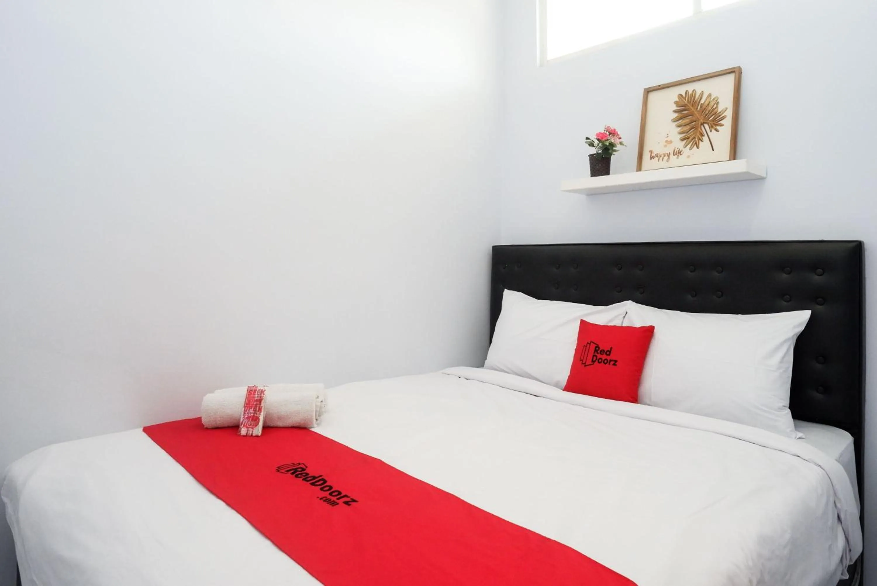 Bedroom, Bed in RedDoorz near Bandara Ahmad Yani Semarang