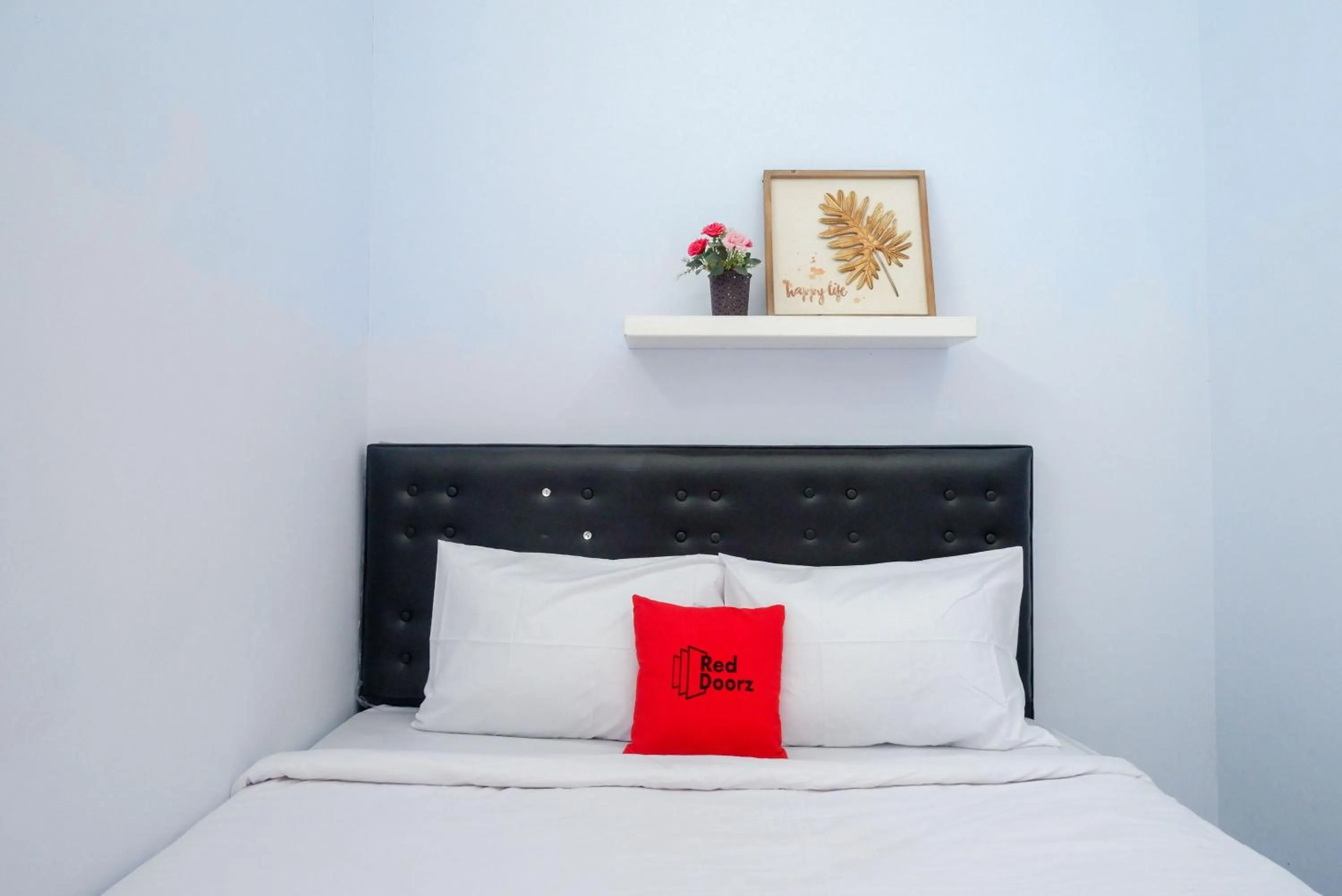 Bedroom, Bed in RedDoorz near Bandara Ahmad Yani Semarang