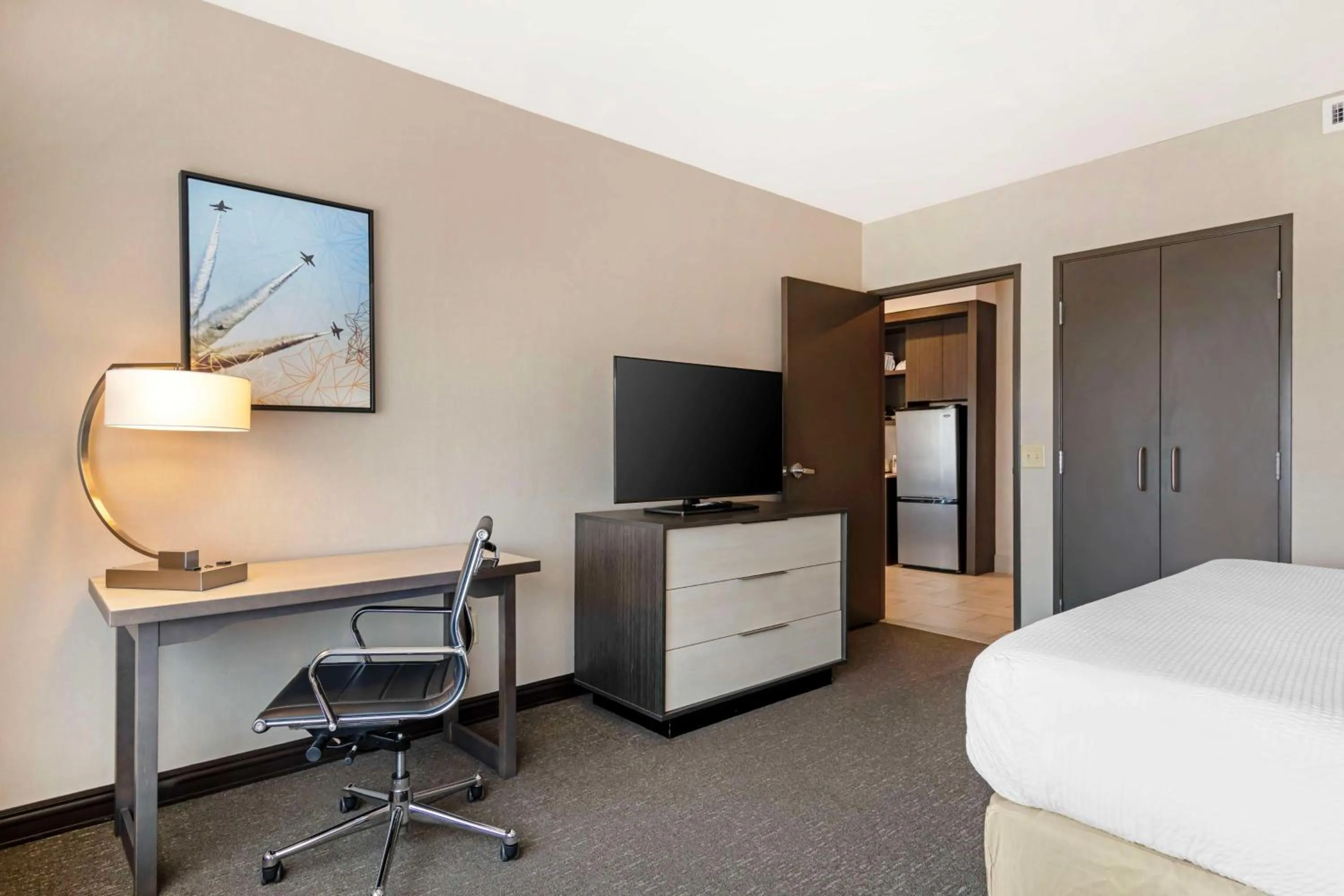 Bedroom, Bed in Best Western Plus Executive Residency Rigby's Water World Hotel