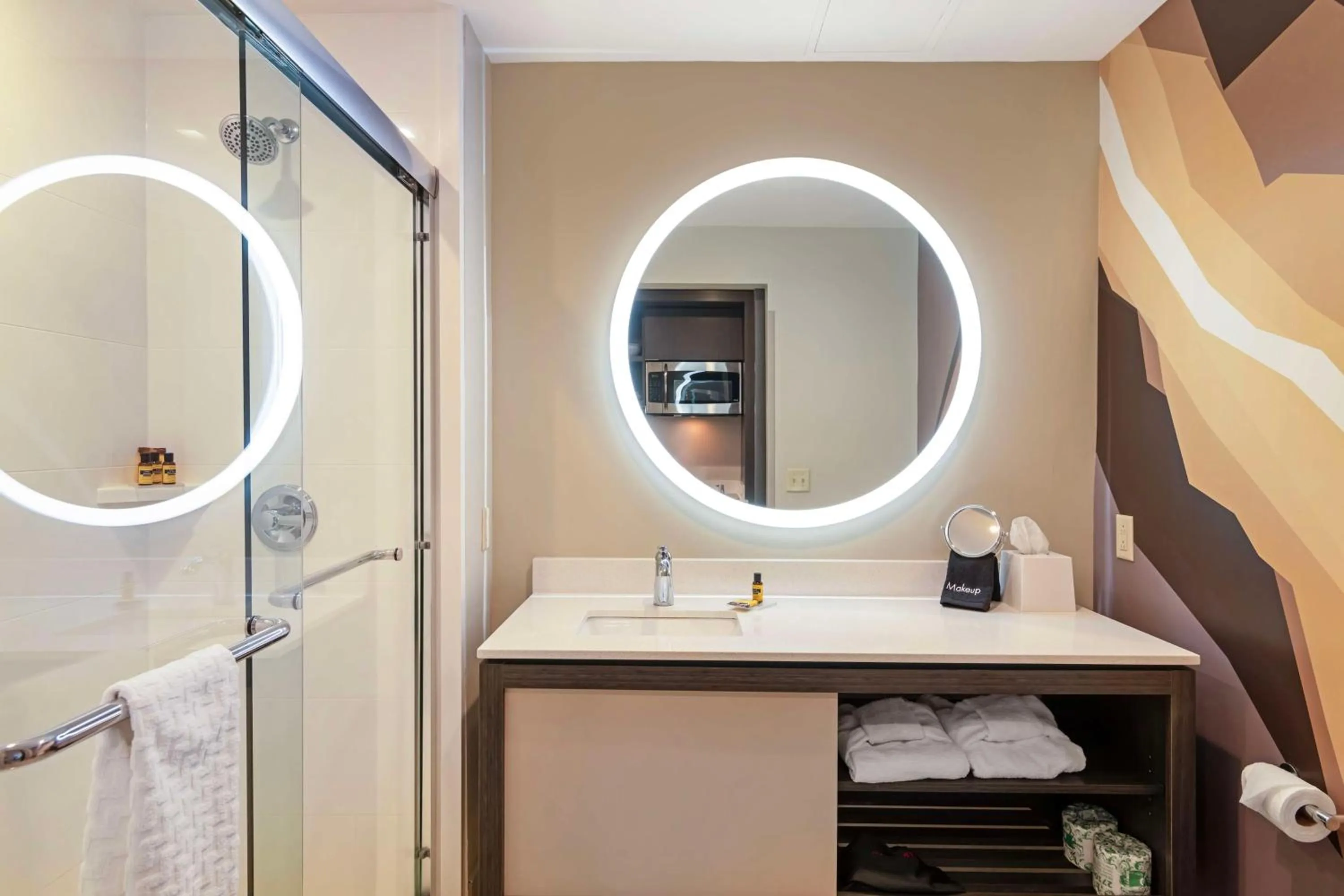 Bathroom in Best Western Plus Executive Residency Rigby's Water World Hotel