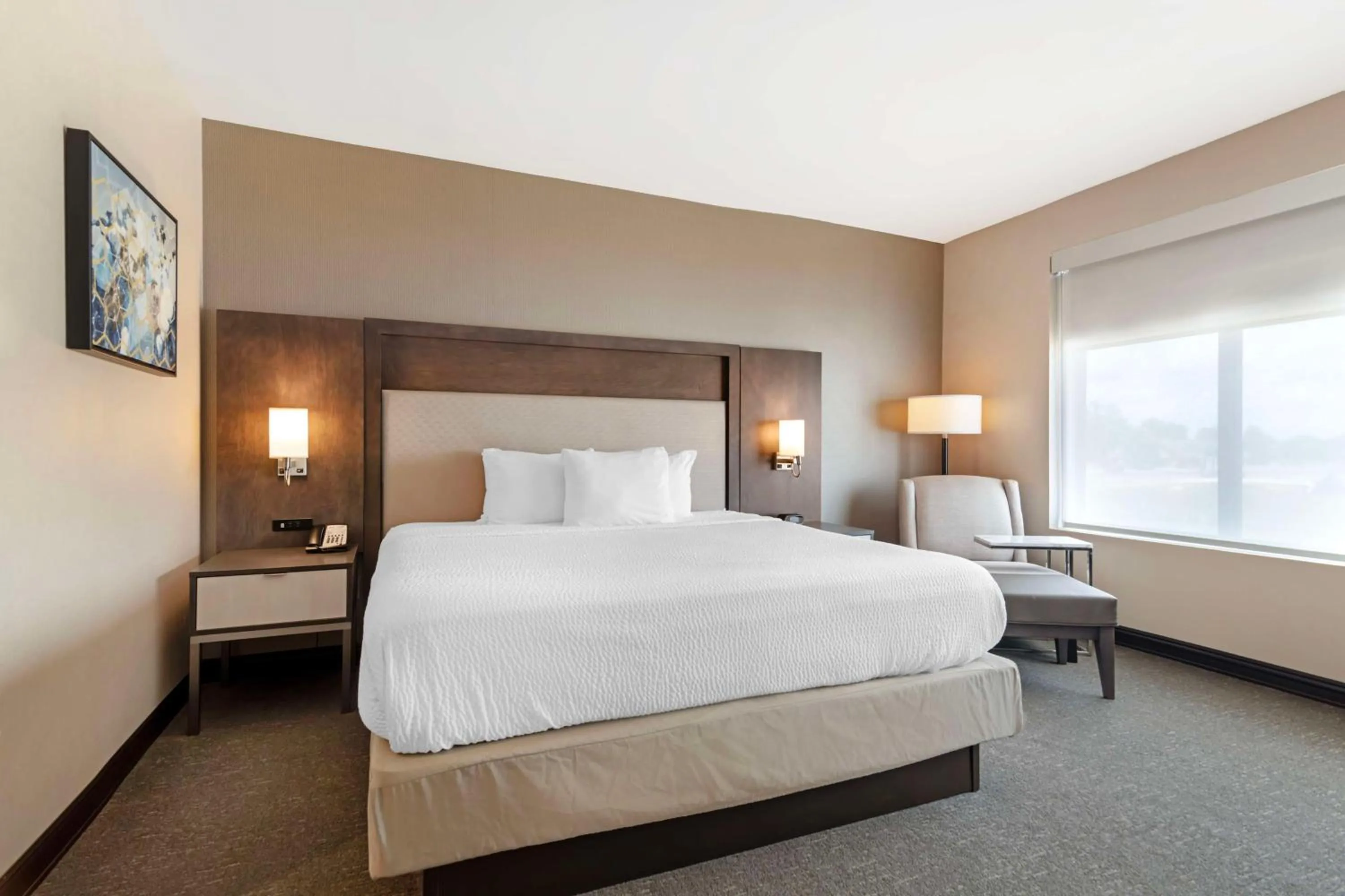 Bedroom, Bed in Best Western Plus Executive Residency Rigby's Water World Hotel