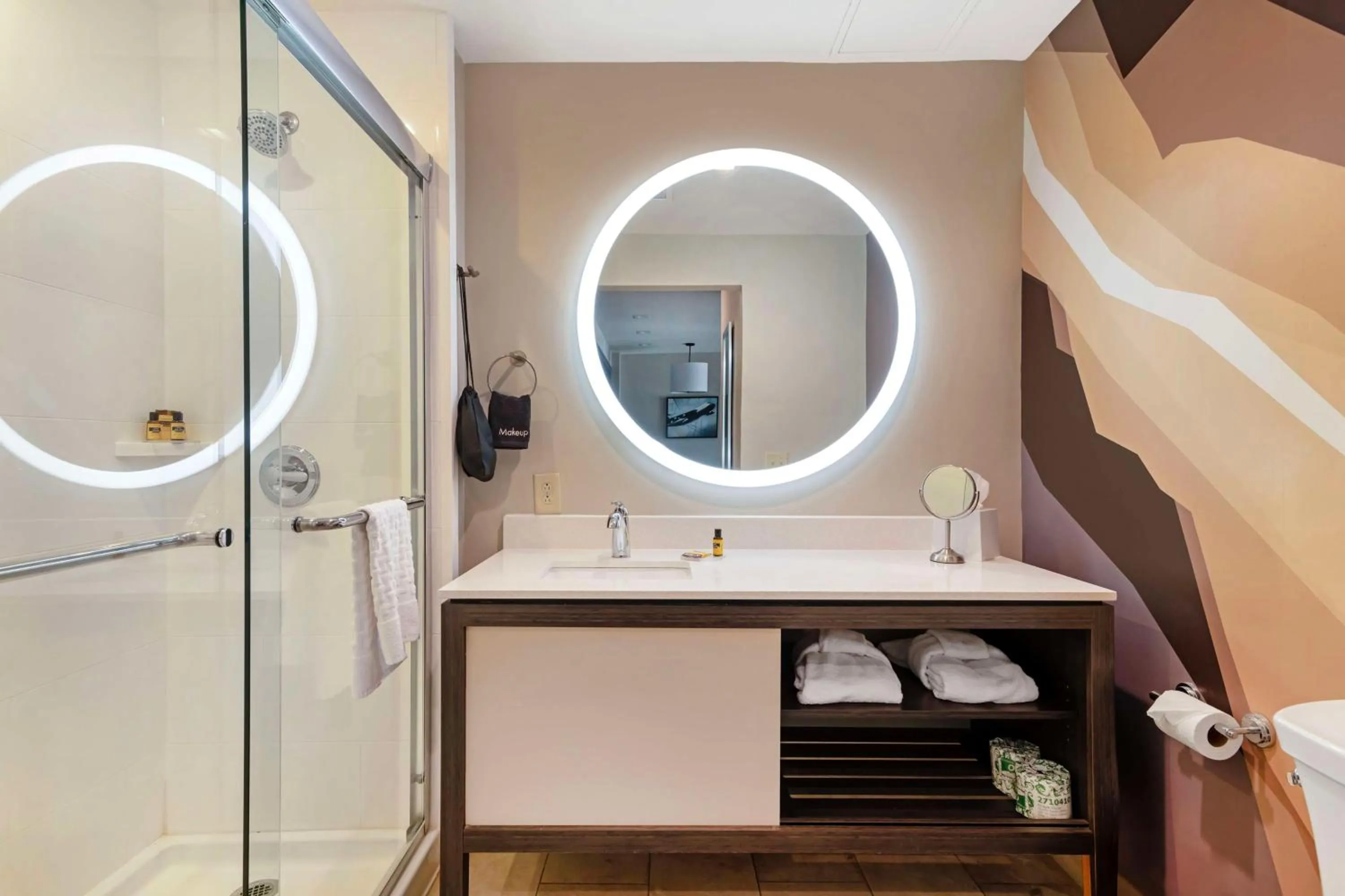 Bathroom in Best Western Plus Executive Residency Rigby's Water World Hotel