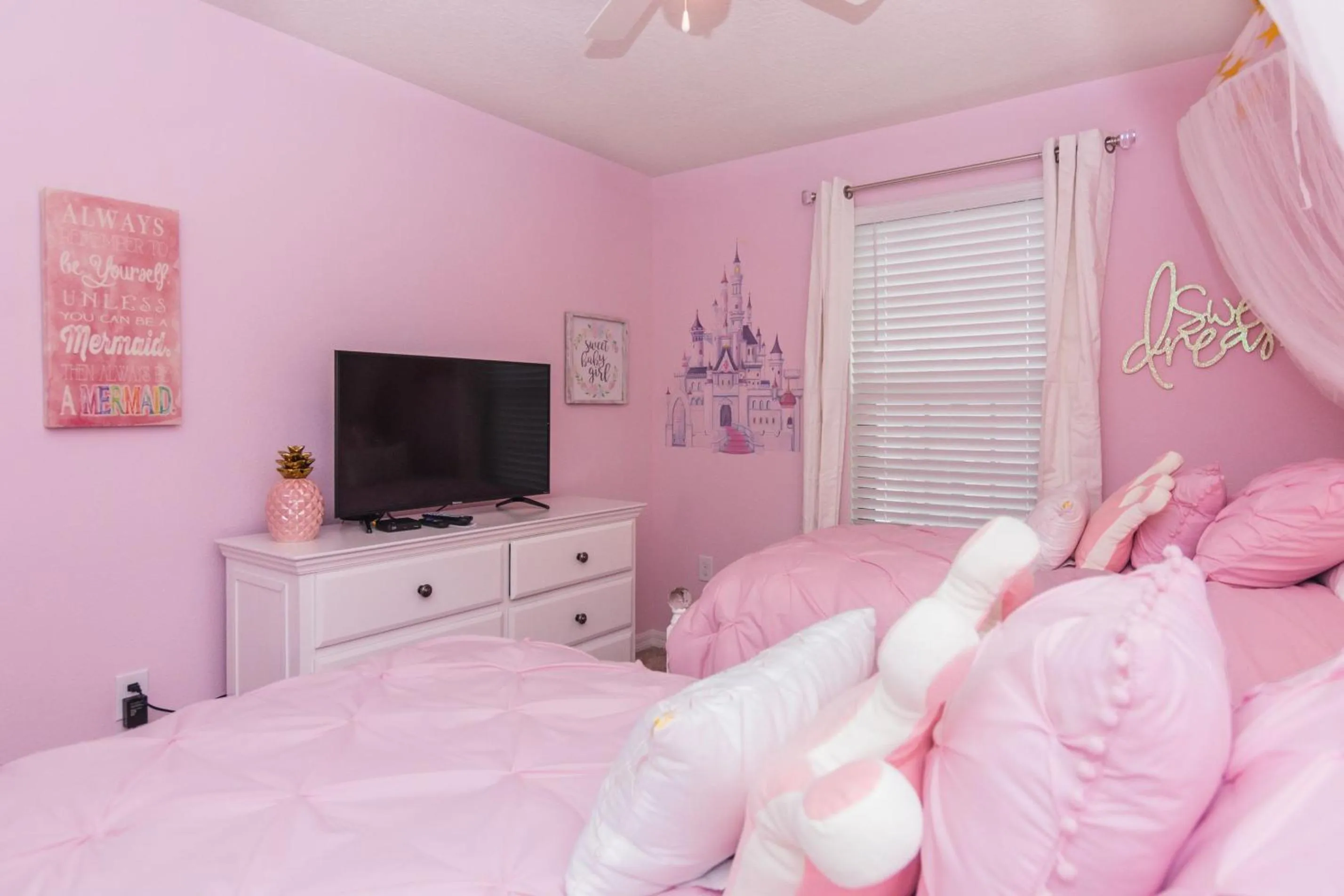 Other, Bed in Lily Garden