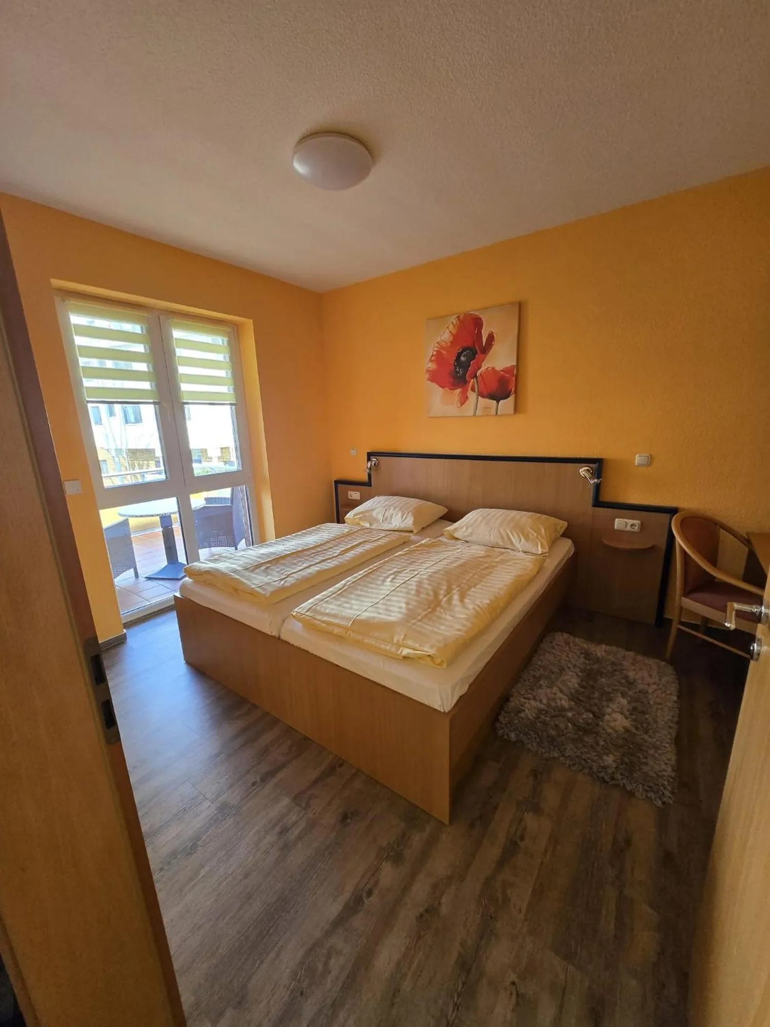 Property building, Bed in Haus Kim - Apartments