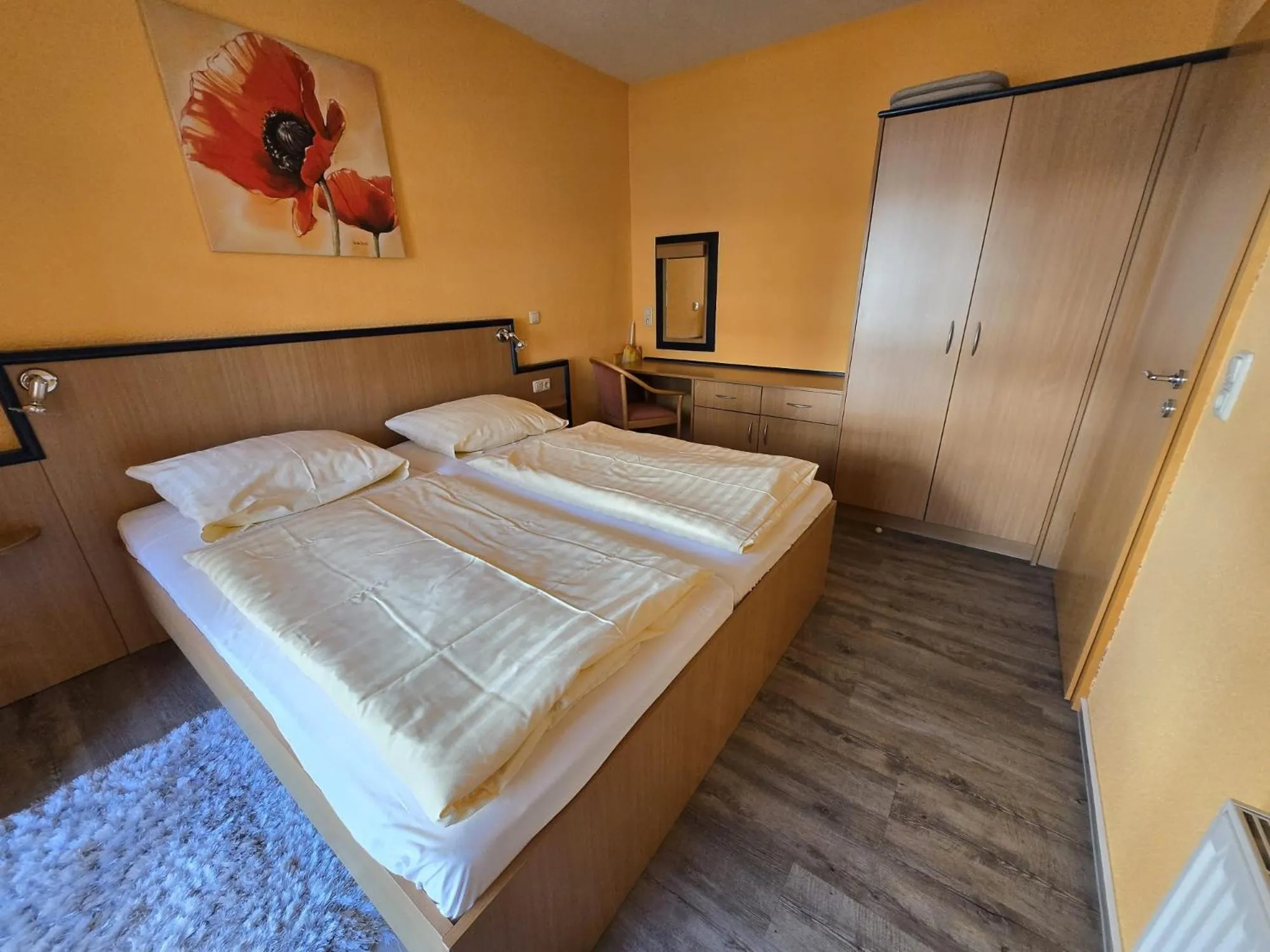 Property building, Bed in Haus Kim - Apartments