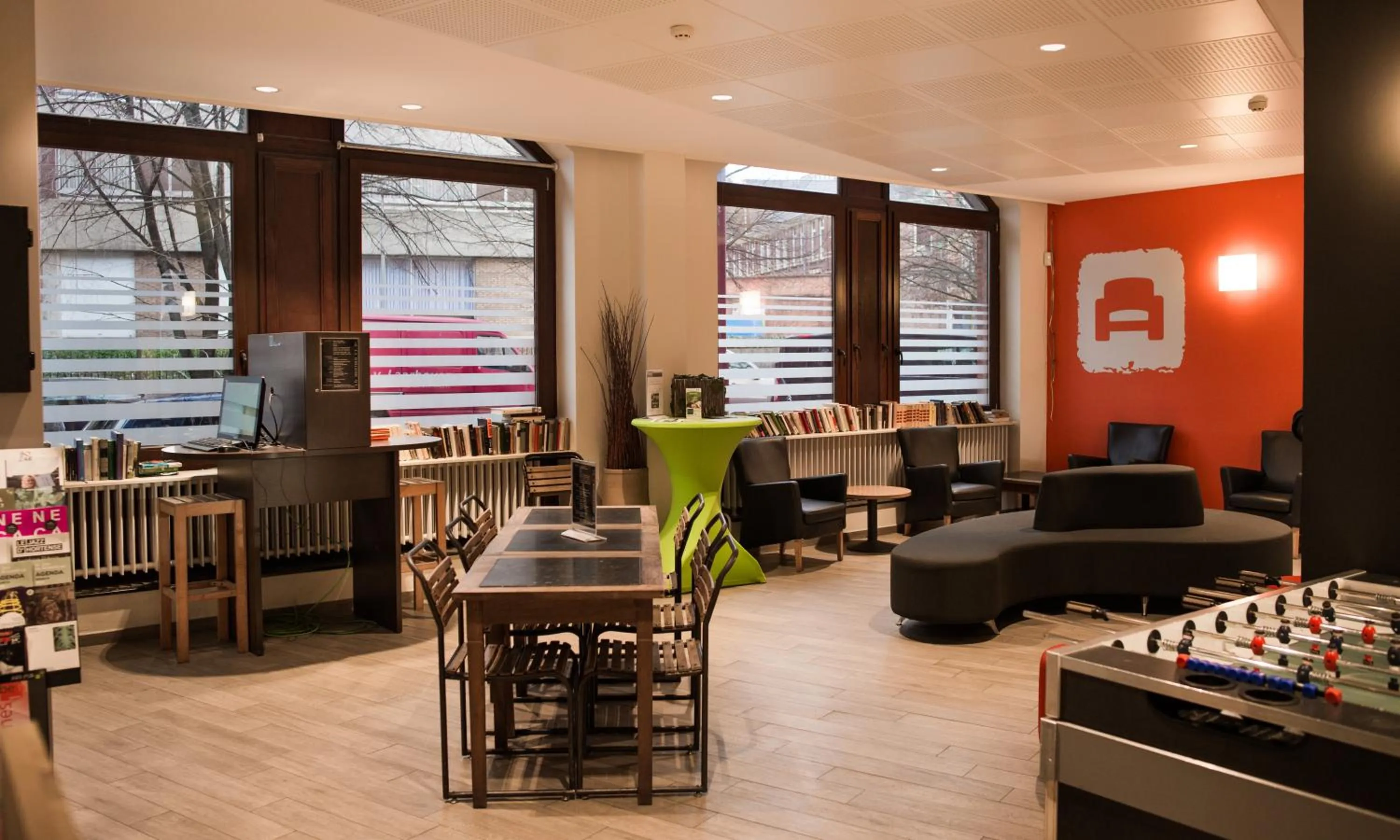 Library in HI Brussels Generation Europe Hostel