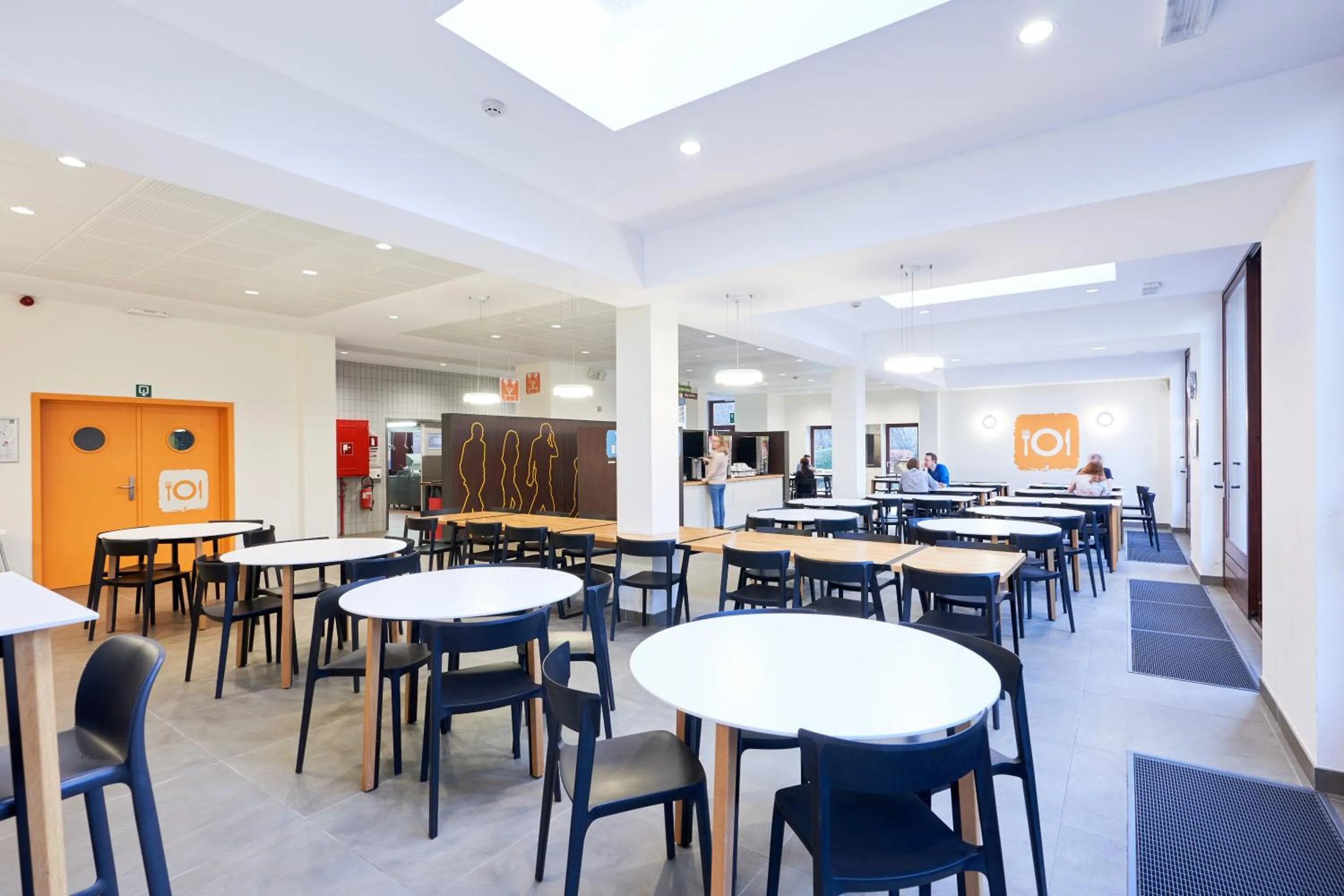 Restaurant/places to eat in HI Brussels Generation Europe Hostel