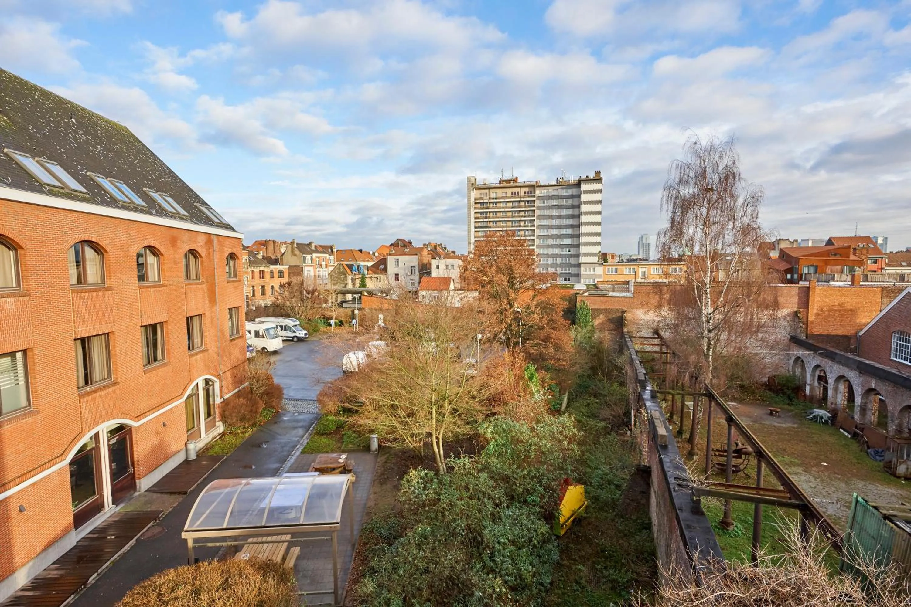 Property building in HI Brussels Generation Europe Hostel