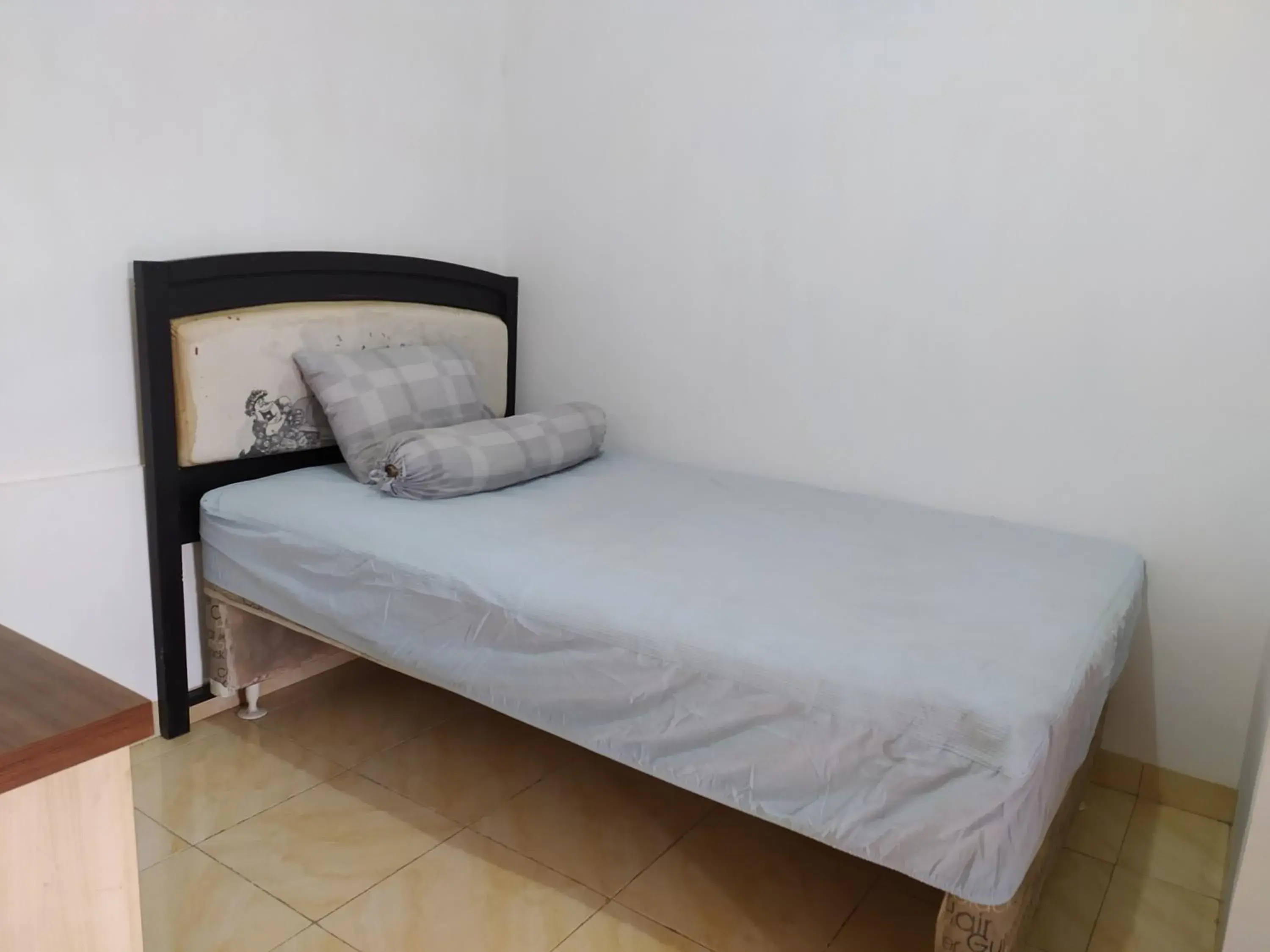 Standard Double Room in Hotel O Homestay Amanda Syariah Standard Double Room in Hotel O Homestay Amanda Syariah