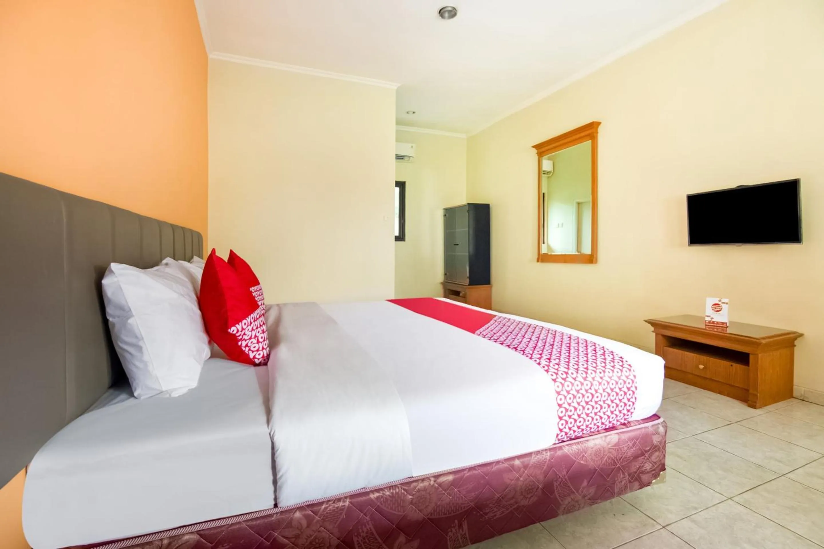 Bedroom, Bed in Wisma Langen Werdhasih