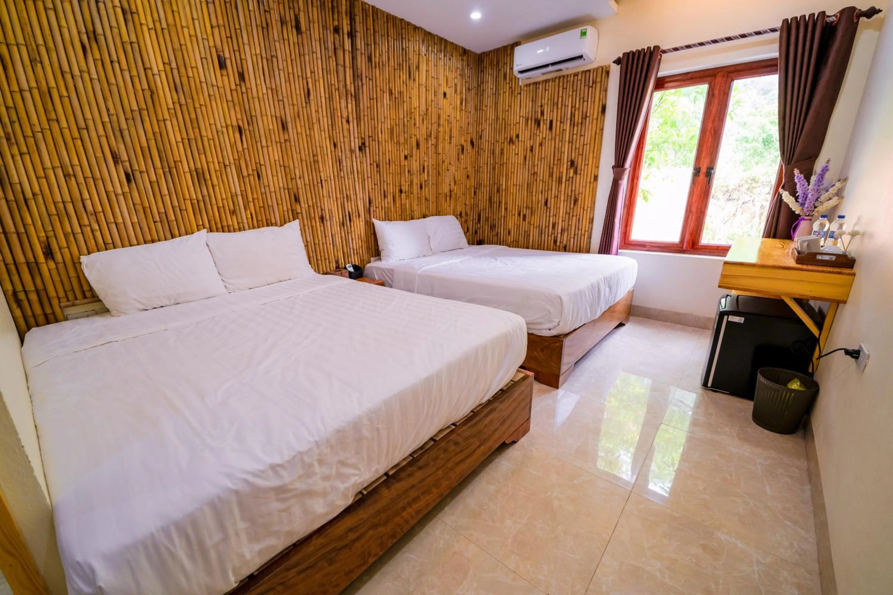 Bed in Trang An Freedom Hood