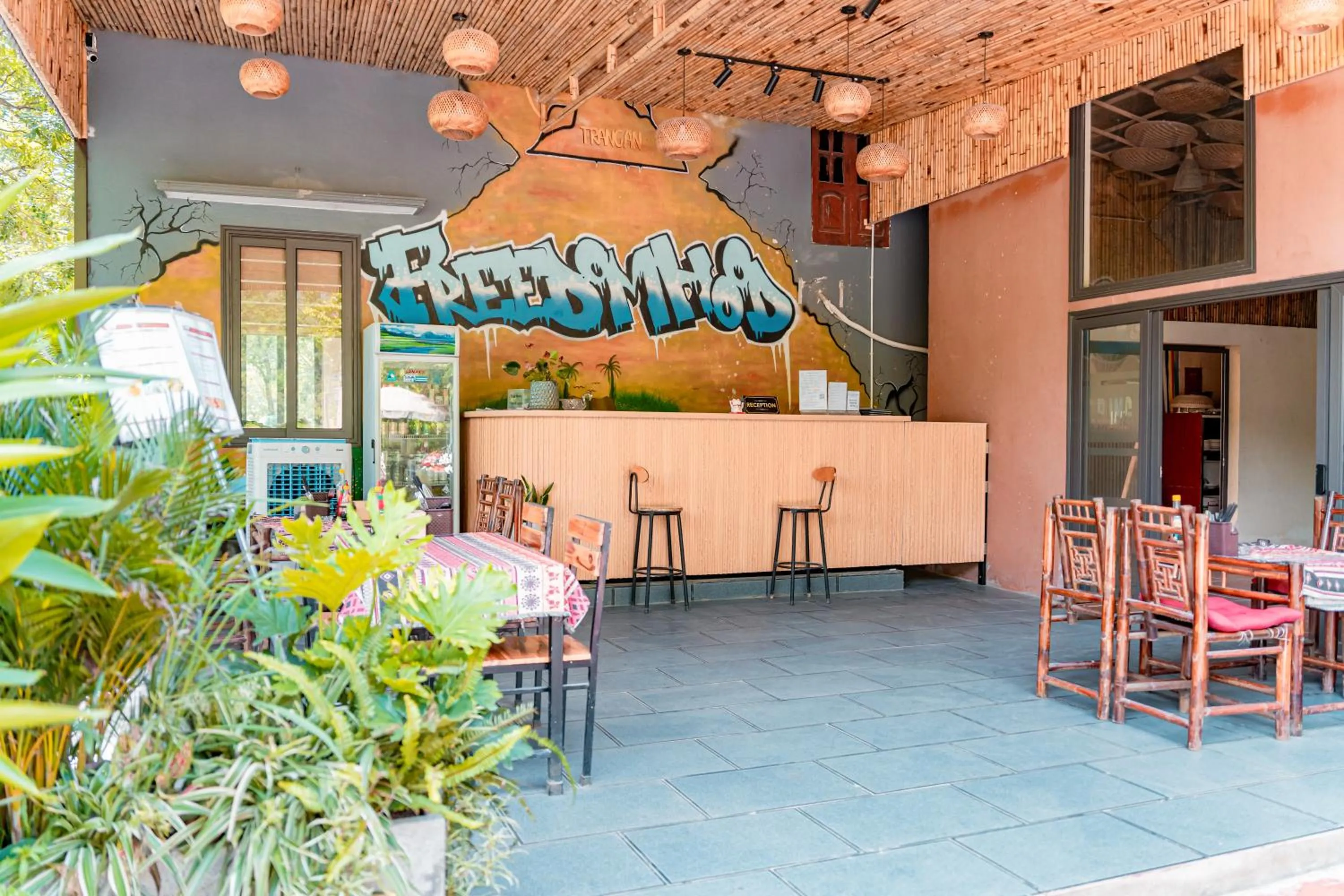 Restaurant/places to eat in Trang An Freedom Hood