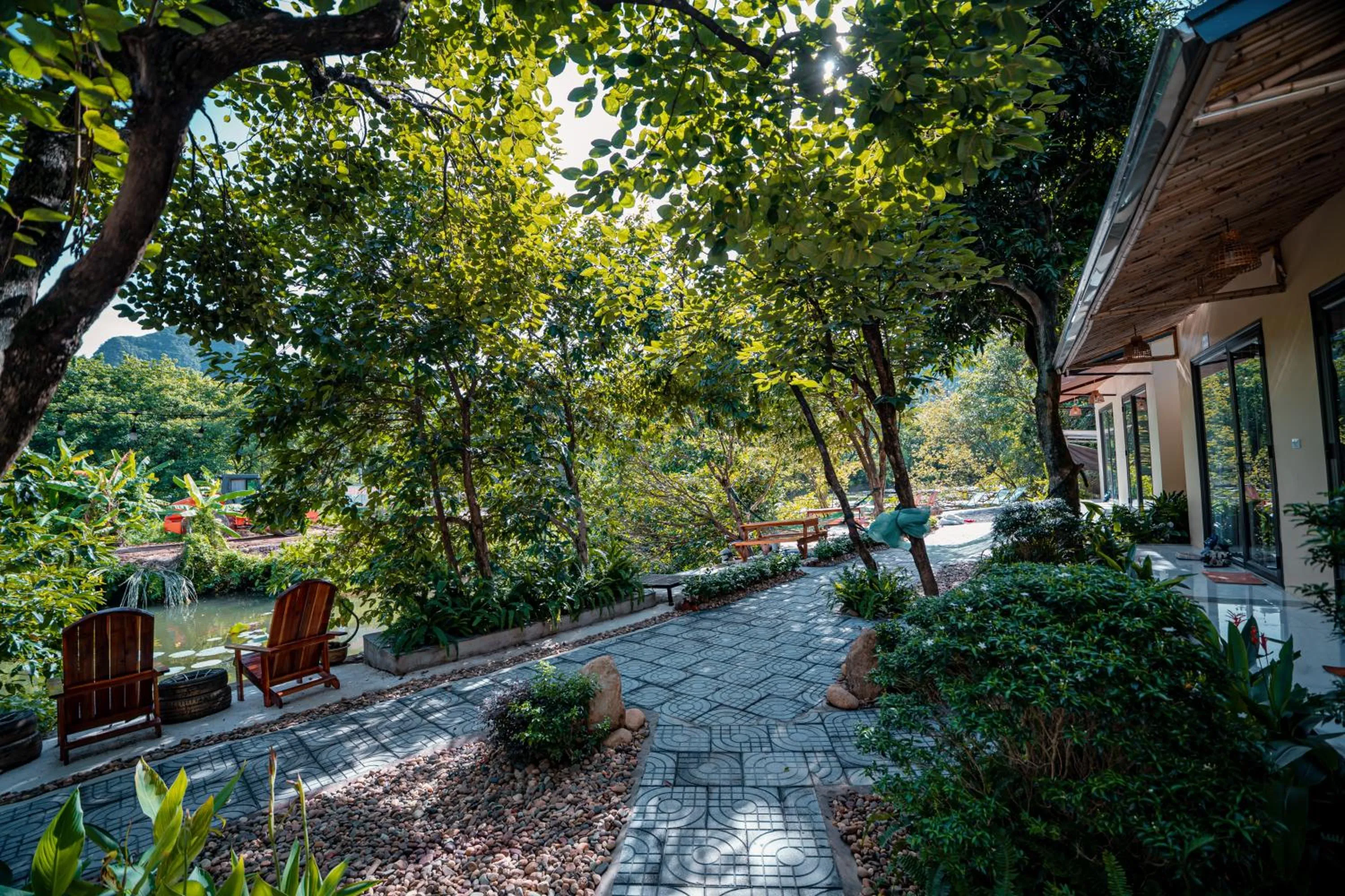 Garden in Trang An Freedom Hood