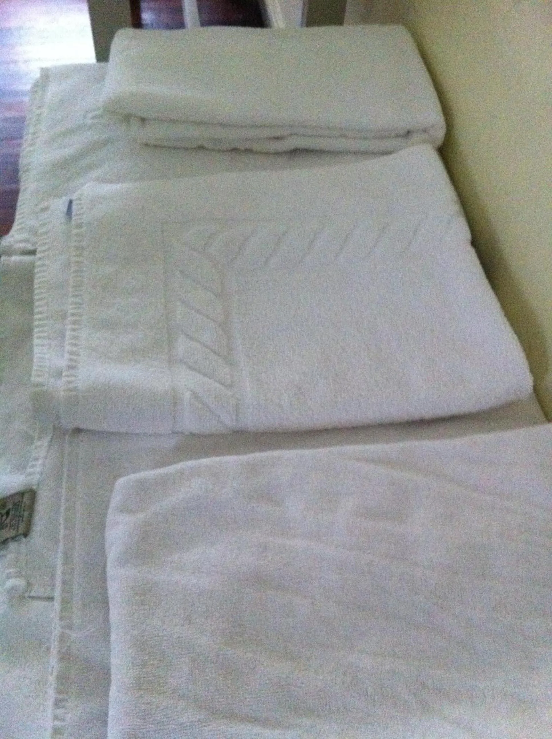 Bathroom, Bed in Hotel Boliña