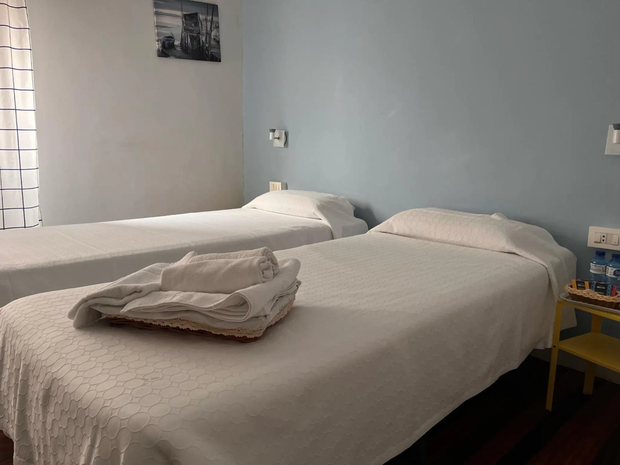 Bedroom, Bed in Hotel Boliña