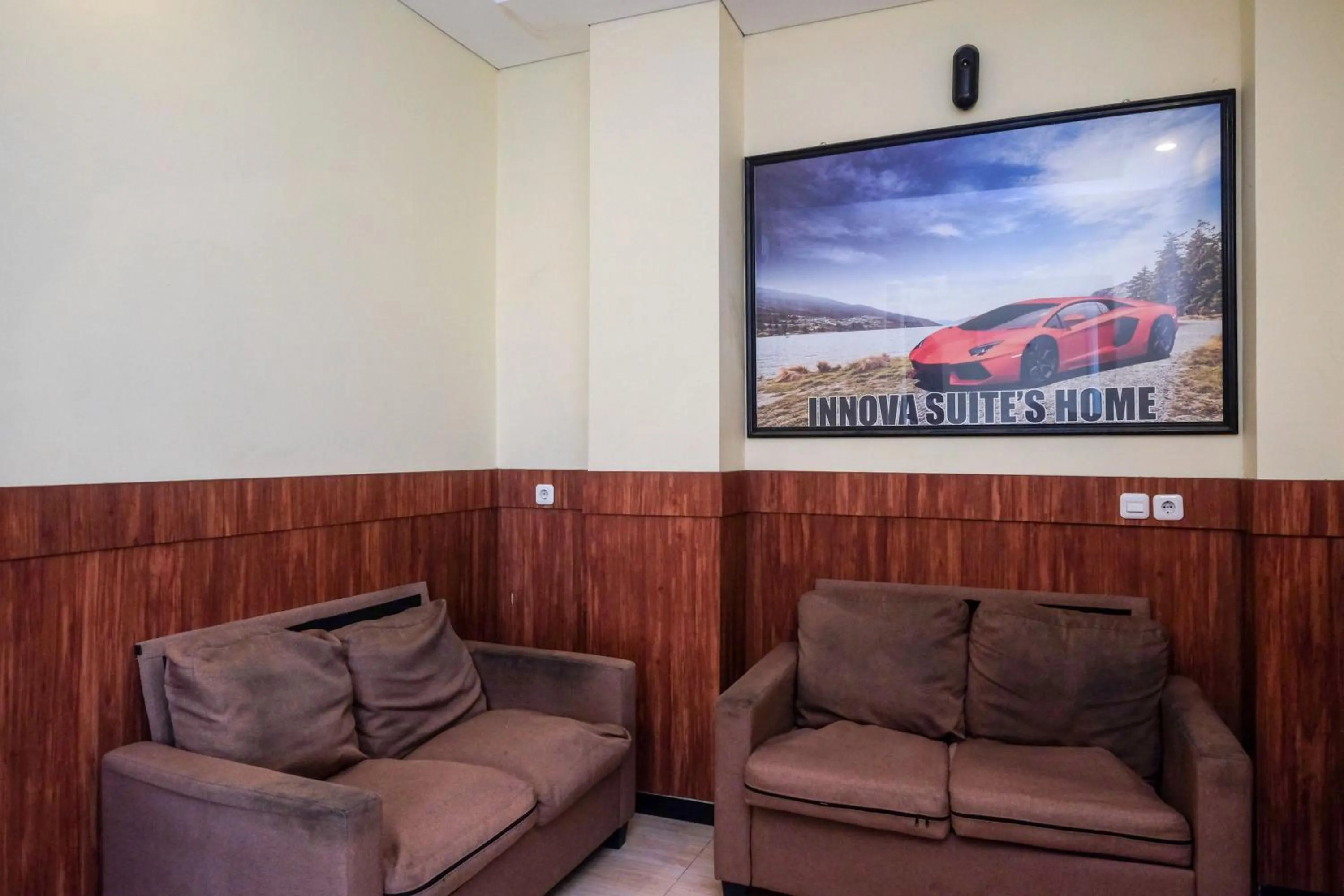 Living room in RedDoorz near Taman Pantai Alam Indah Tegal