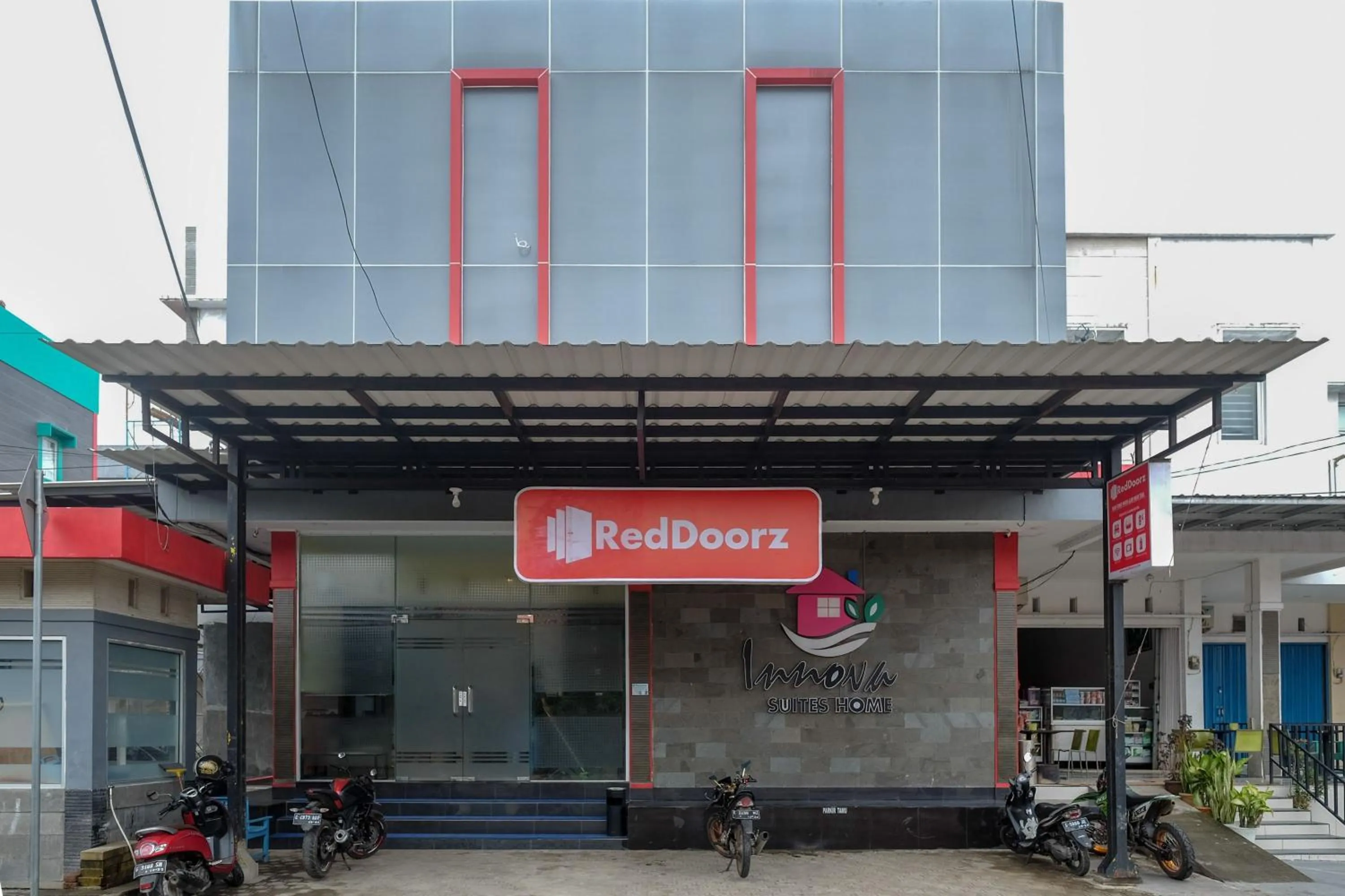 Property building in RedDoorz near Taman Pantai Alam Indah Tegal