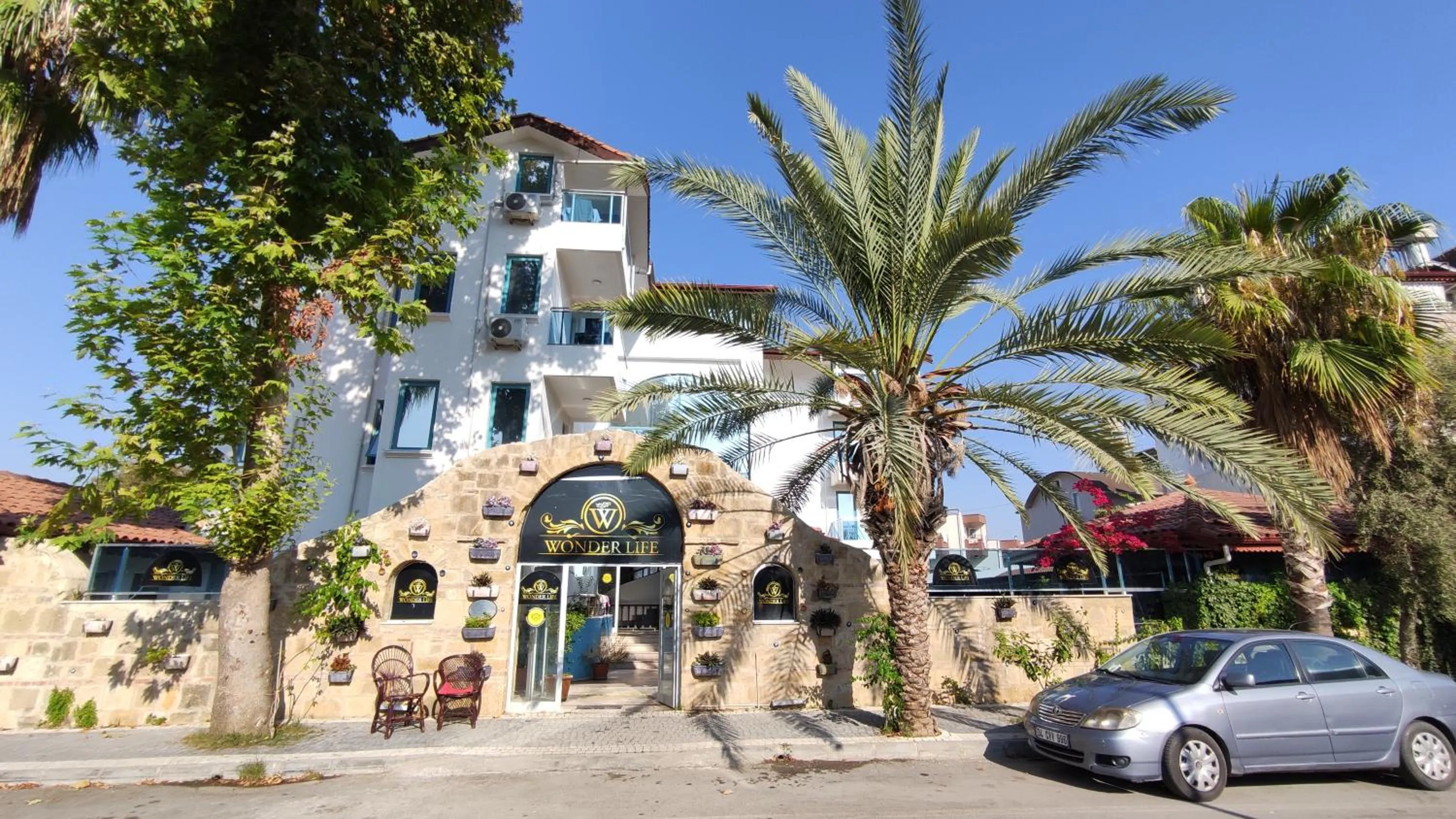 Property building in Wonder Life Hotel