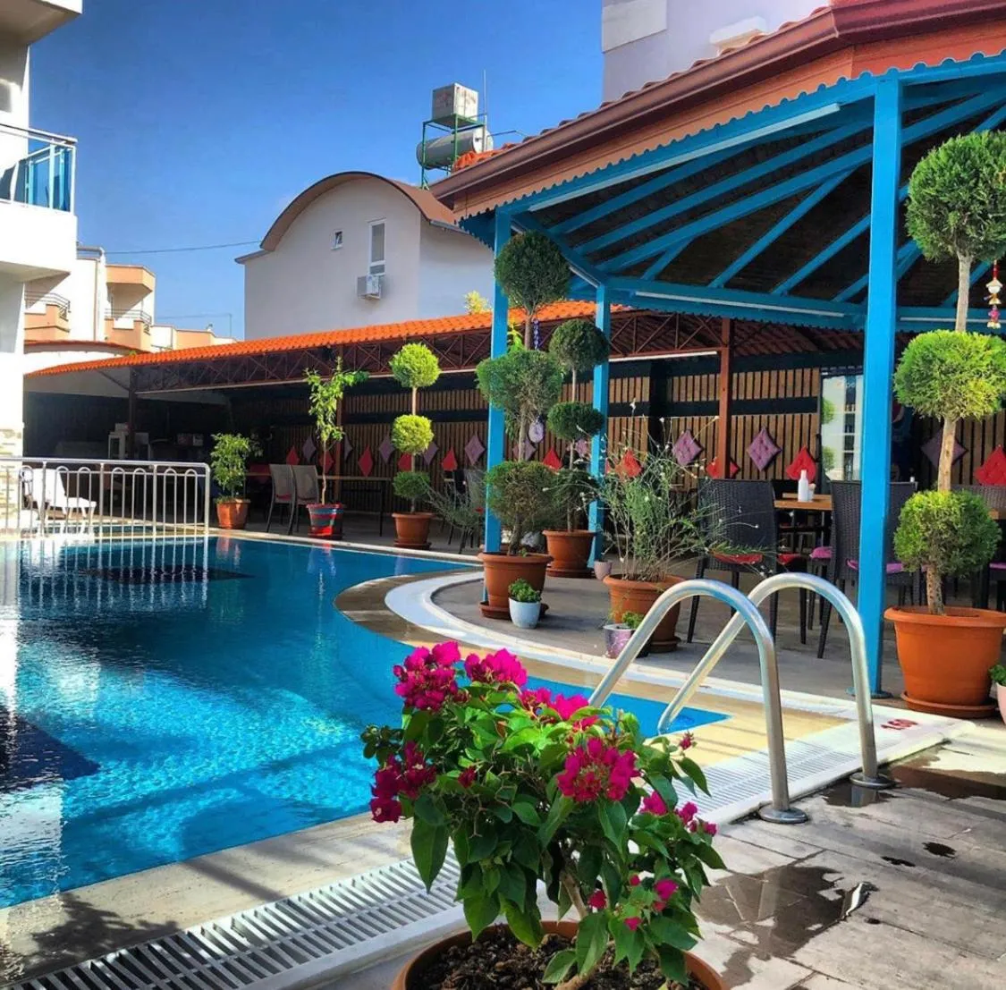 Property building in Wonder Life Hotel