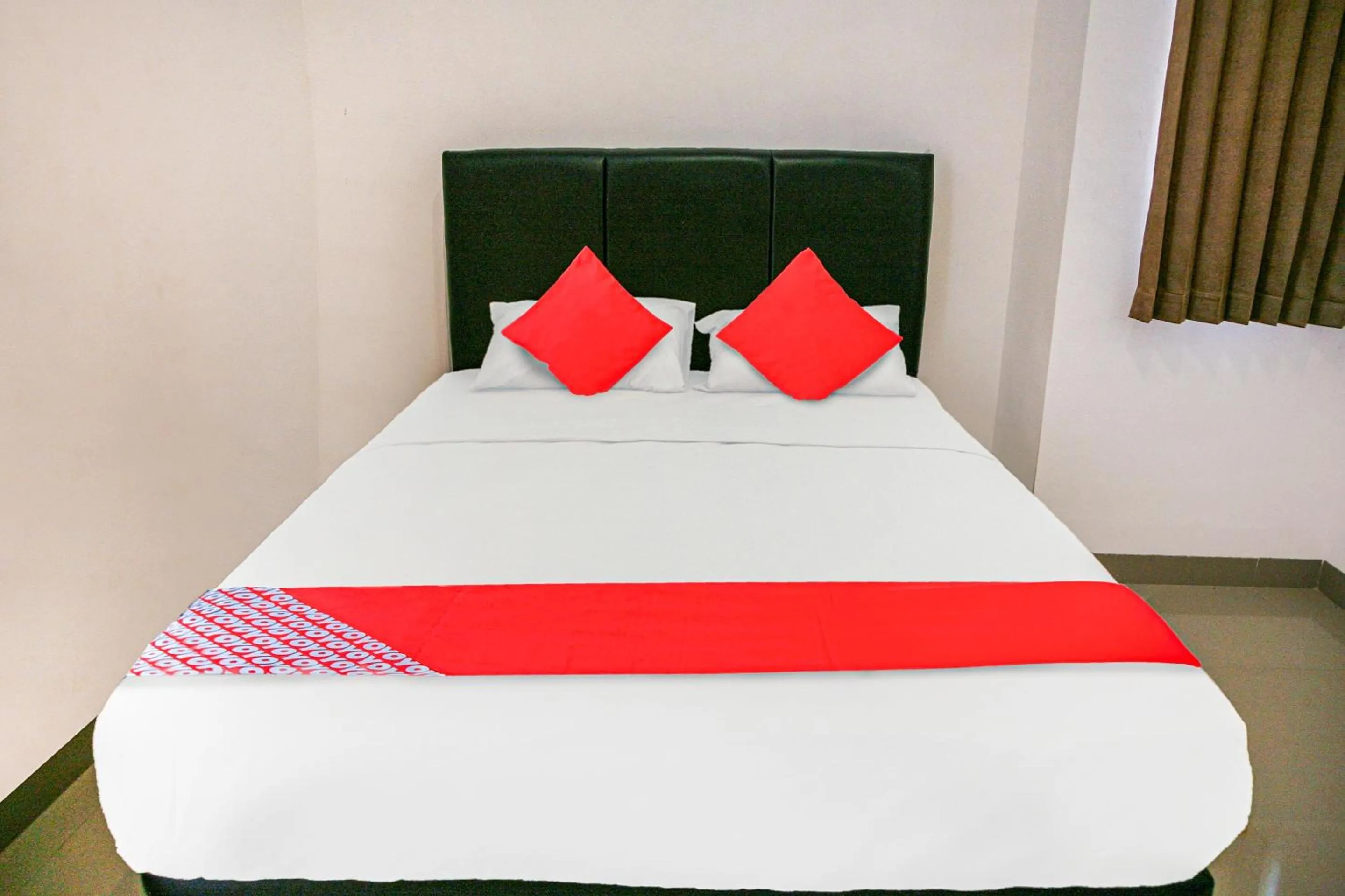 Bedroom in Hotel O Pasir Padi Inn Syariah