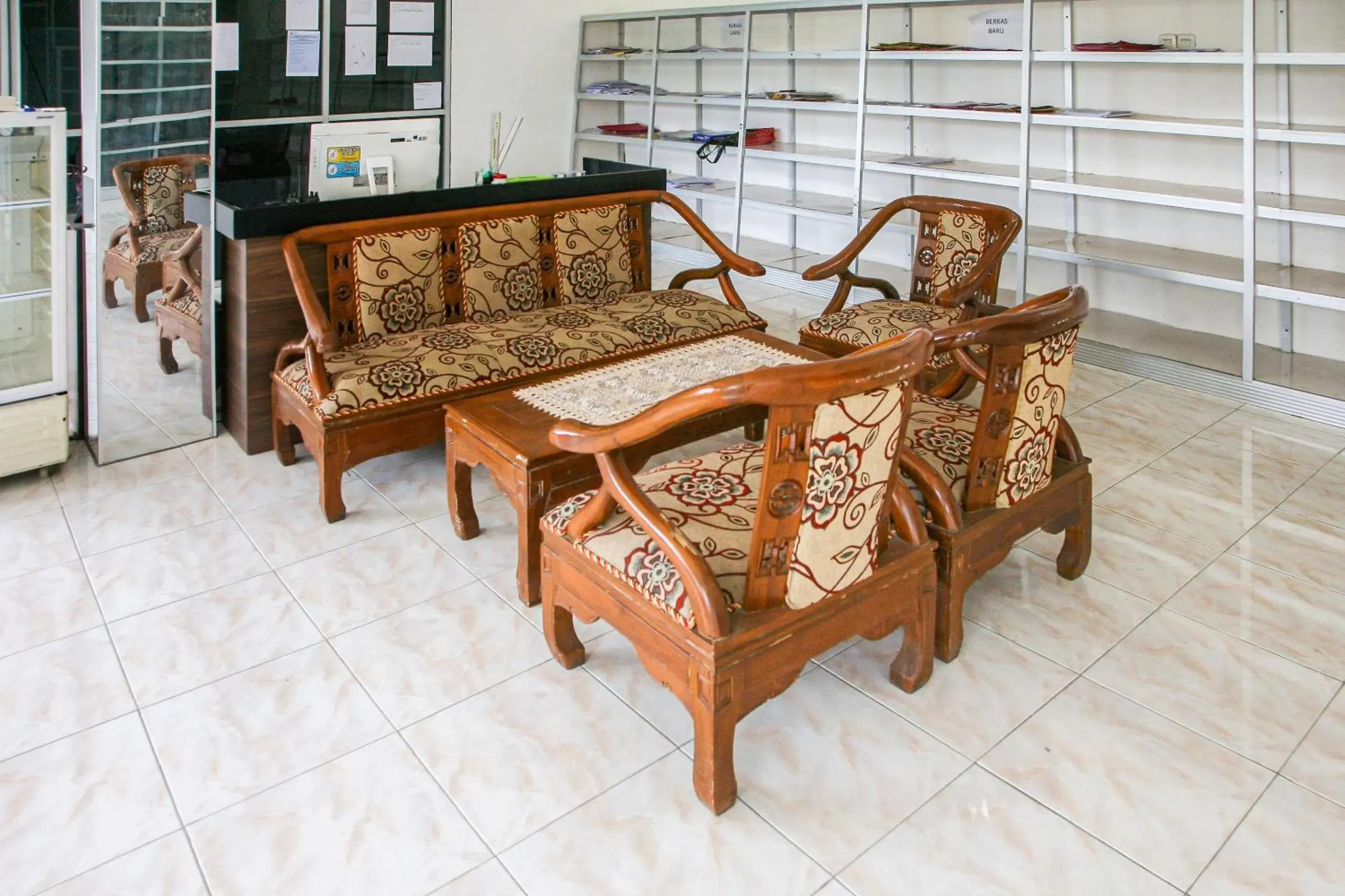 Lobby or reception in Hotel O Pasir Padi Inn Syariah Lobby or reception in Hotel O Pasir Padi Inn Syariah