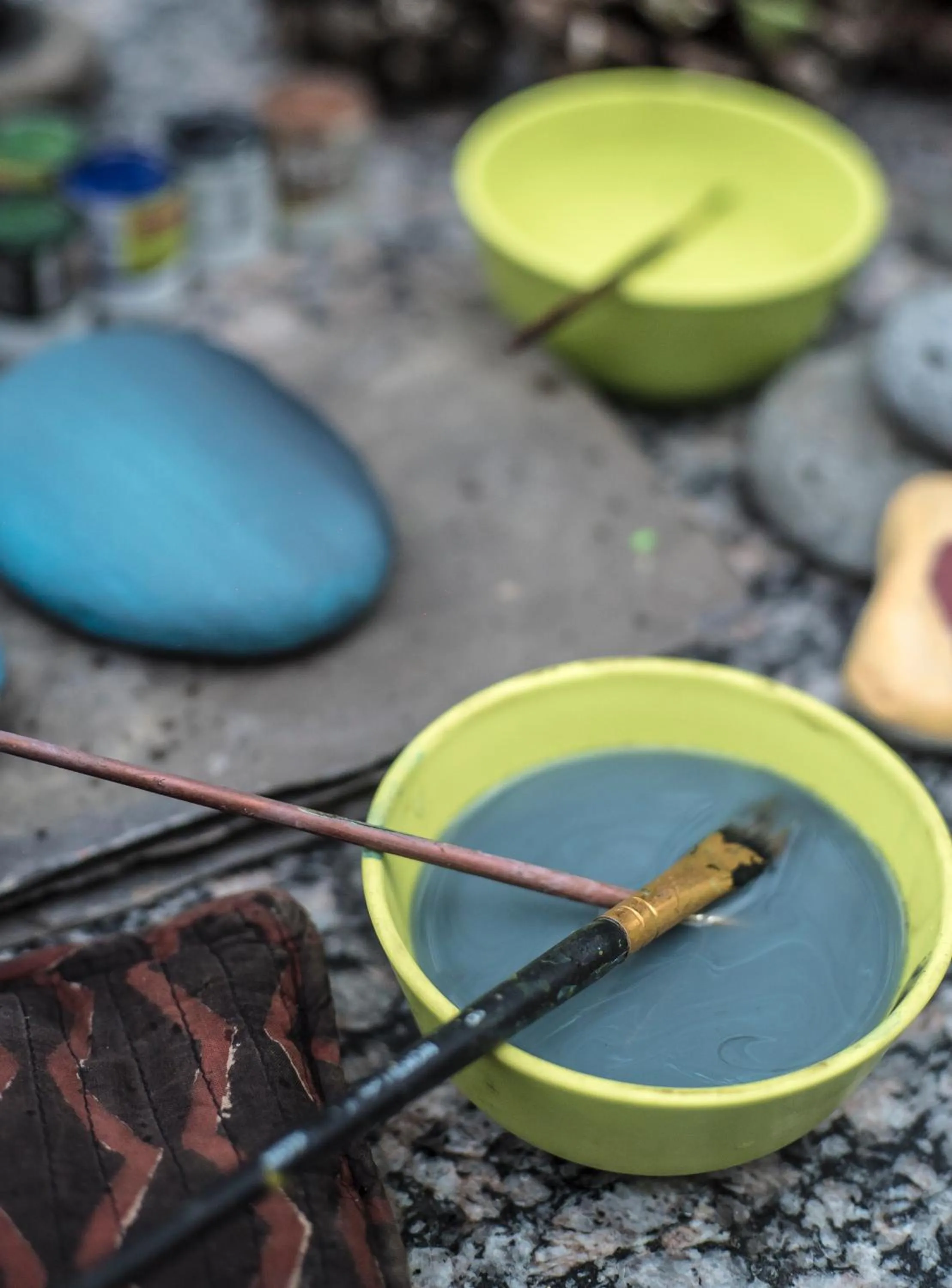 children in Parvati Kuteer riverside resort