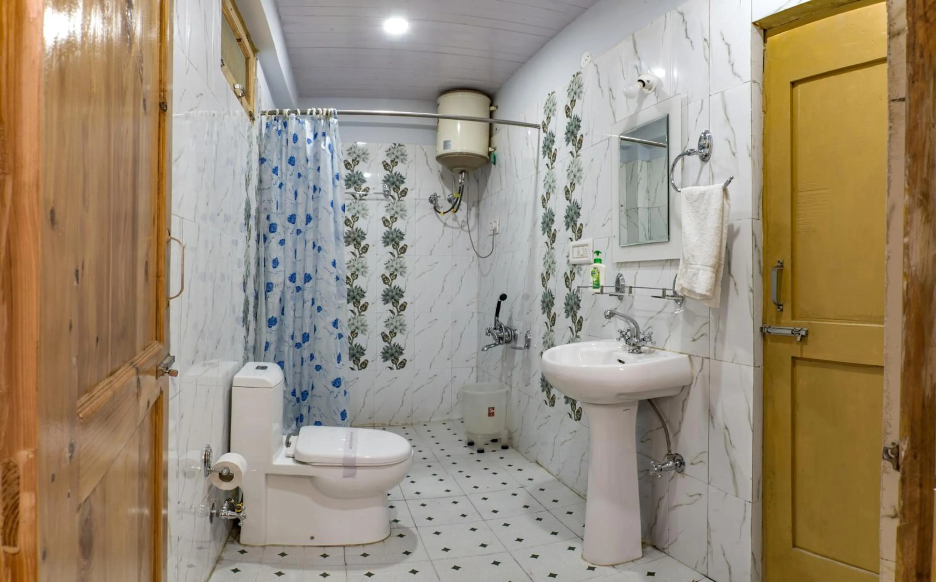 Bathroom in Parvati Kuteer riverside resort