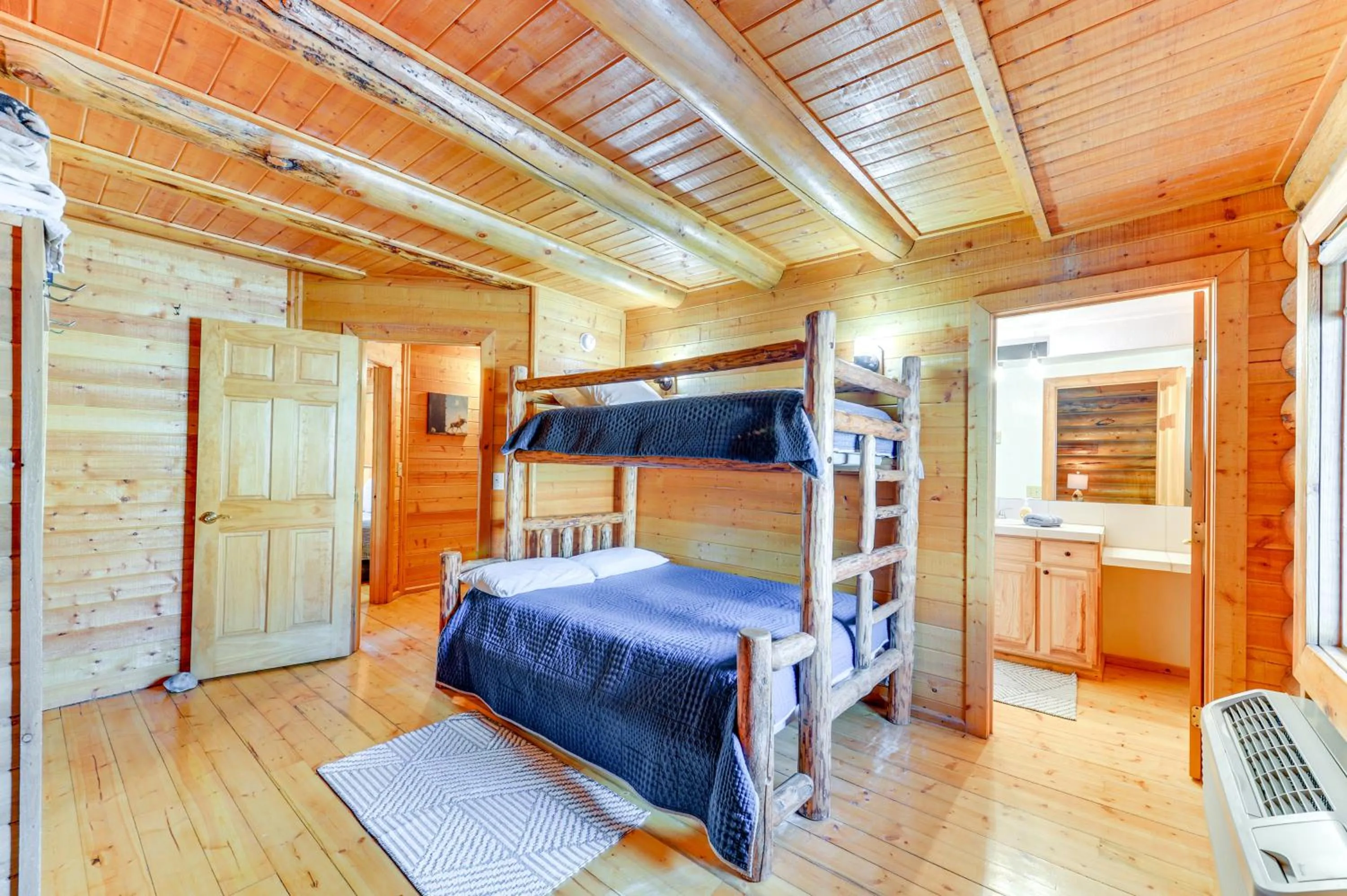 Bed in Cozy Mountain Condo Across From Snow King Ski Mtn!