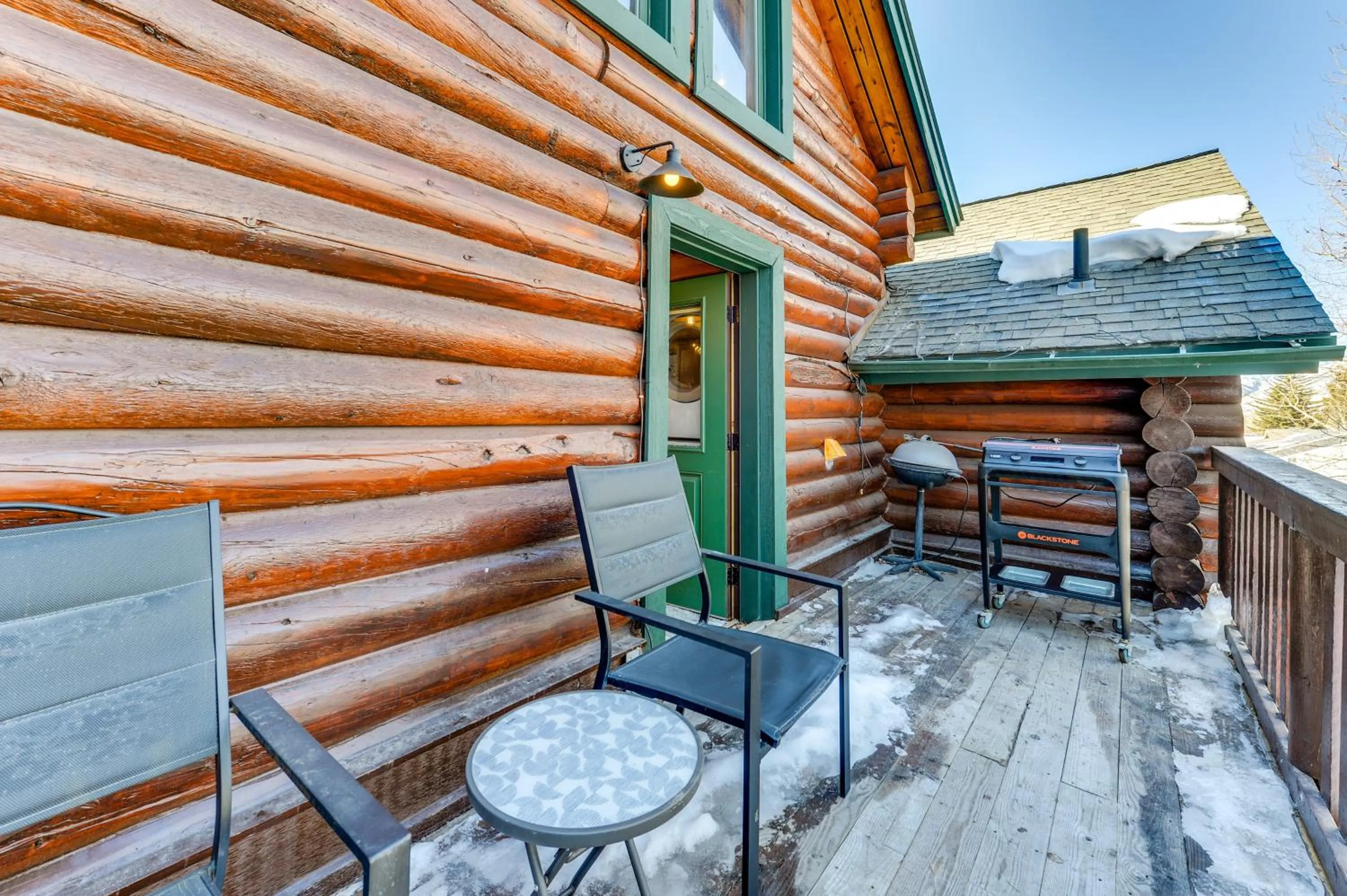 Cozy Mountain Condo Across From Snow King Ski Mtn!