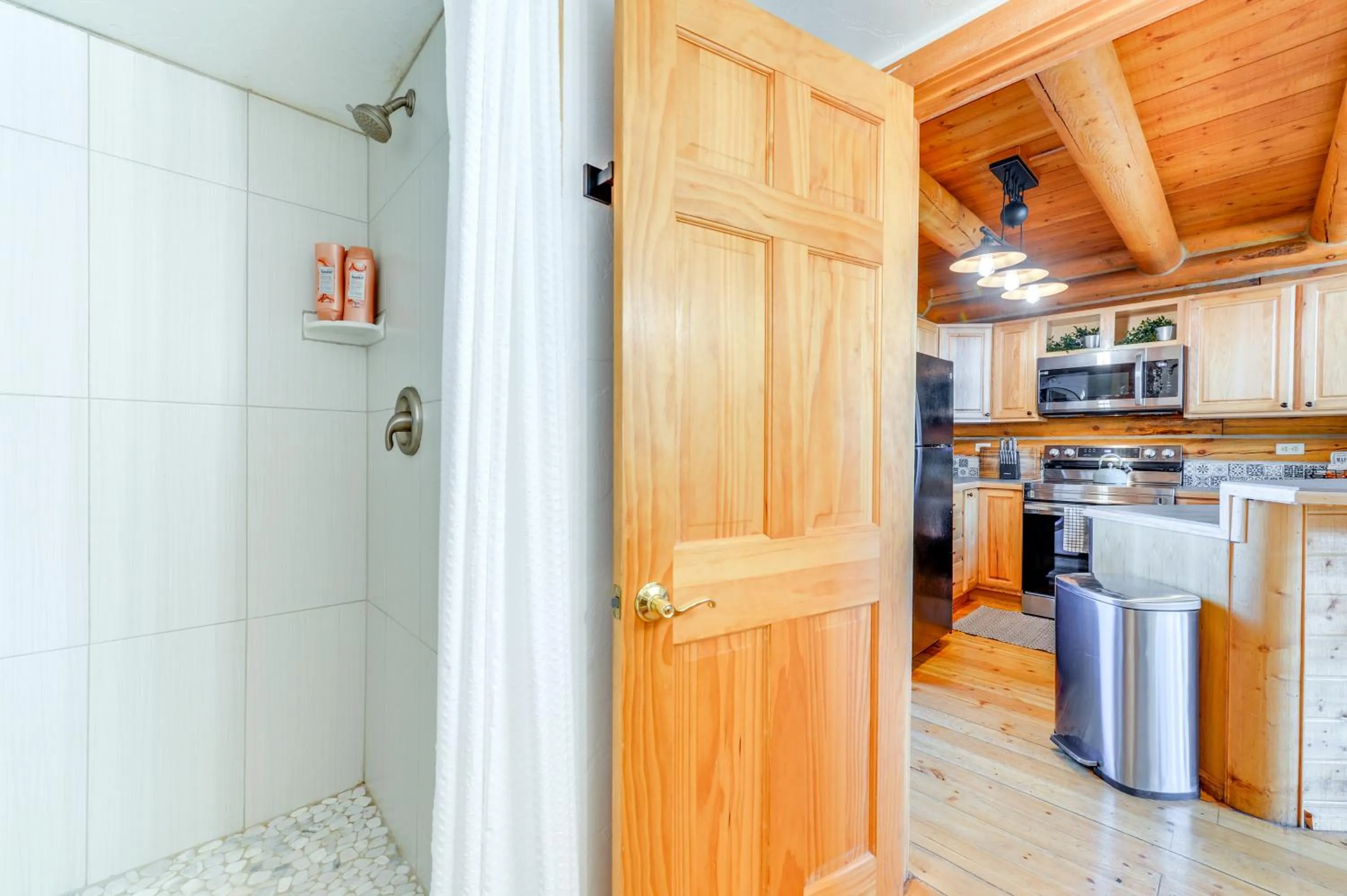 Cozy Mountain Condo Across From Snow King Ski Mtn!