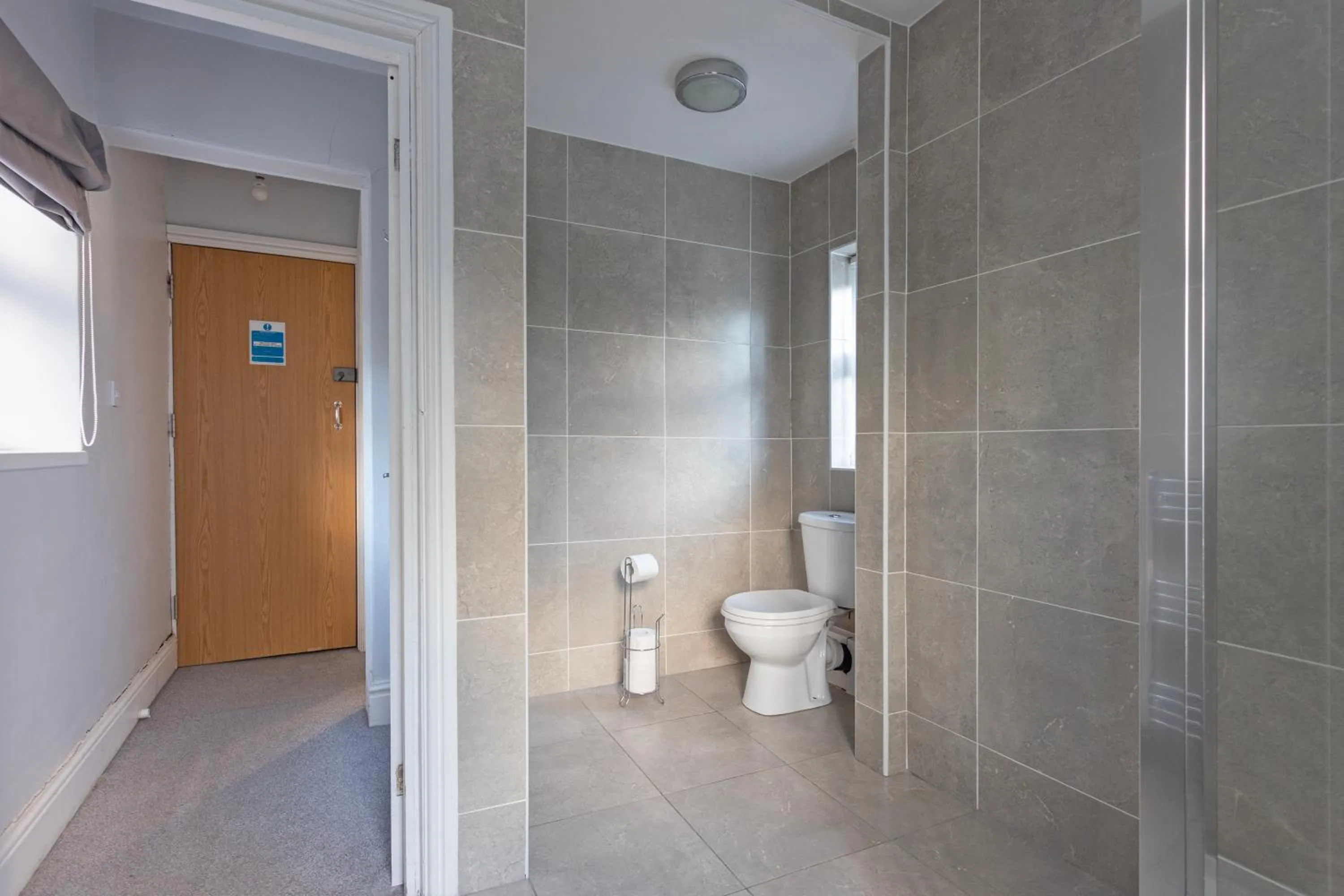 Bathroom in Orrell Park Hotel