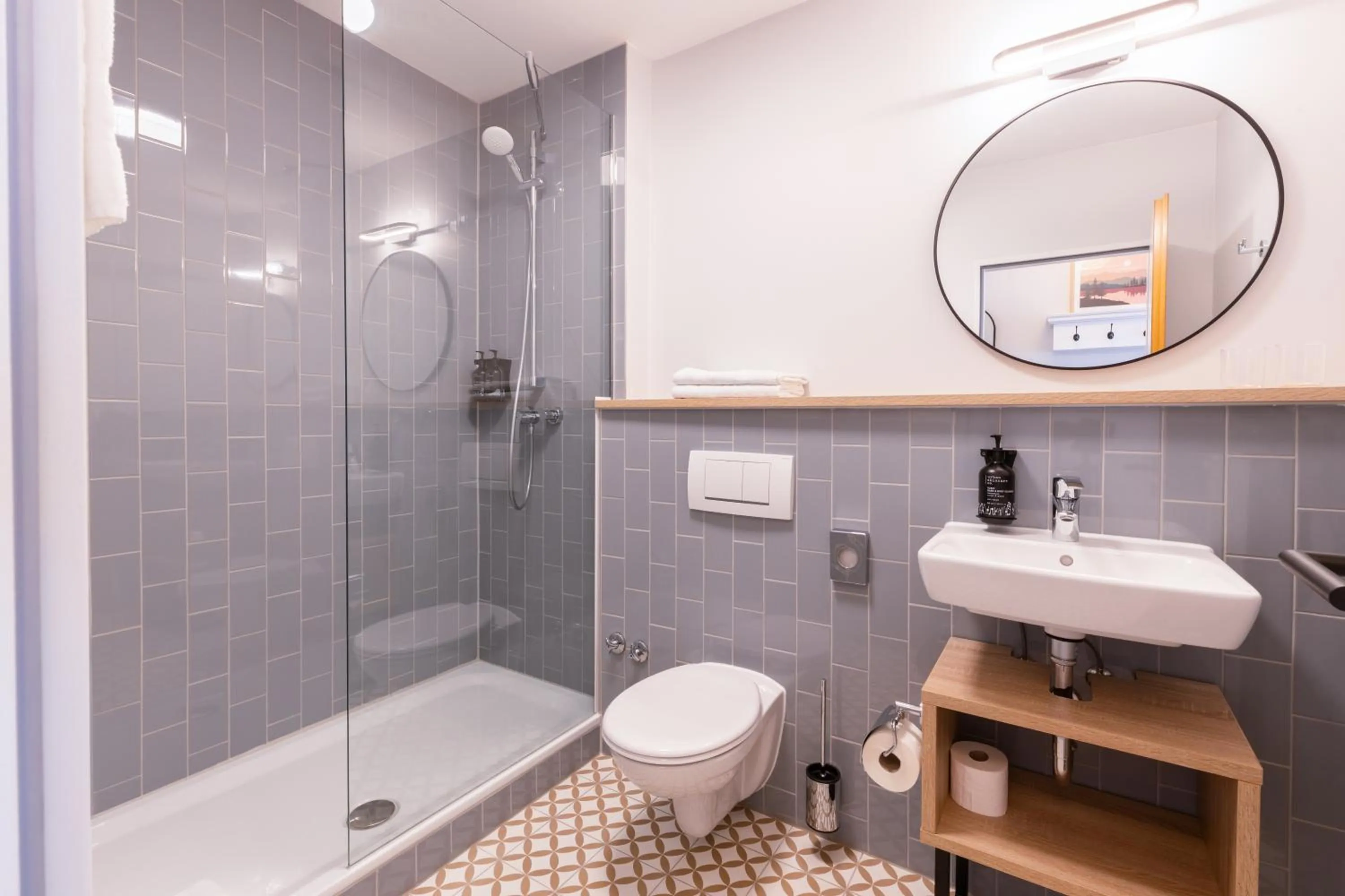 Bathroom in Garner Hotel Mannheim City by IHG