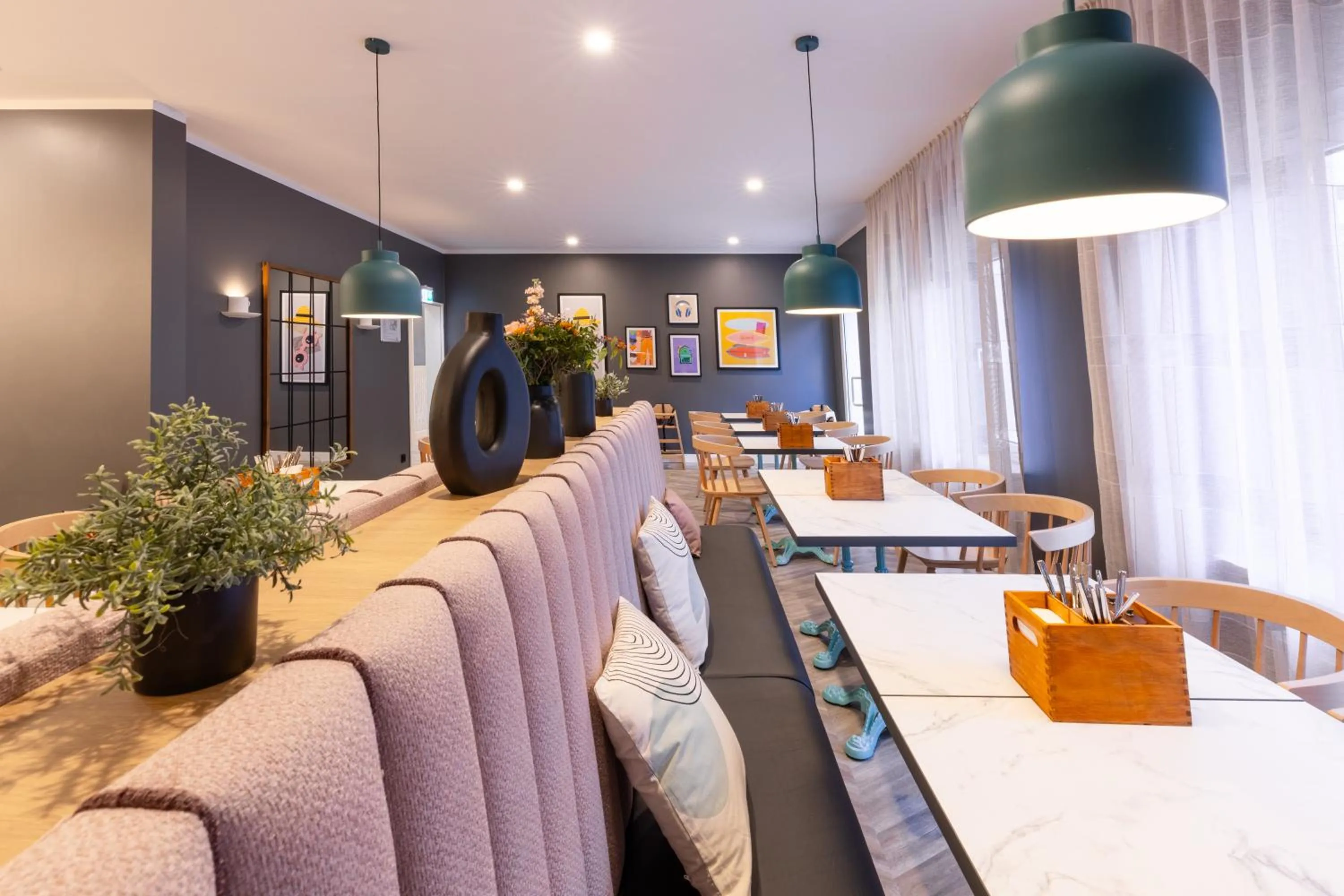 Restaurant/places to eat in Garner Hotel Mannheim City by IHG