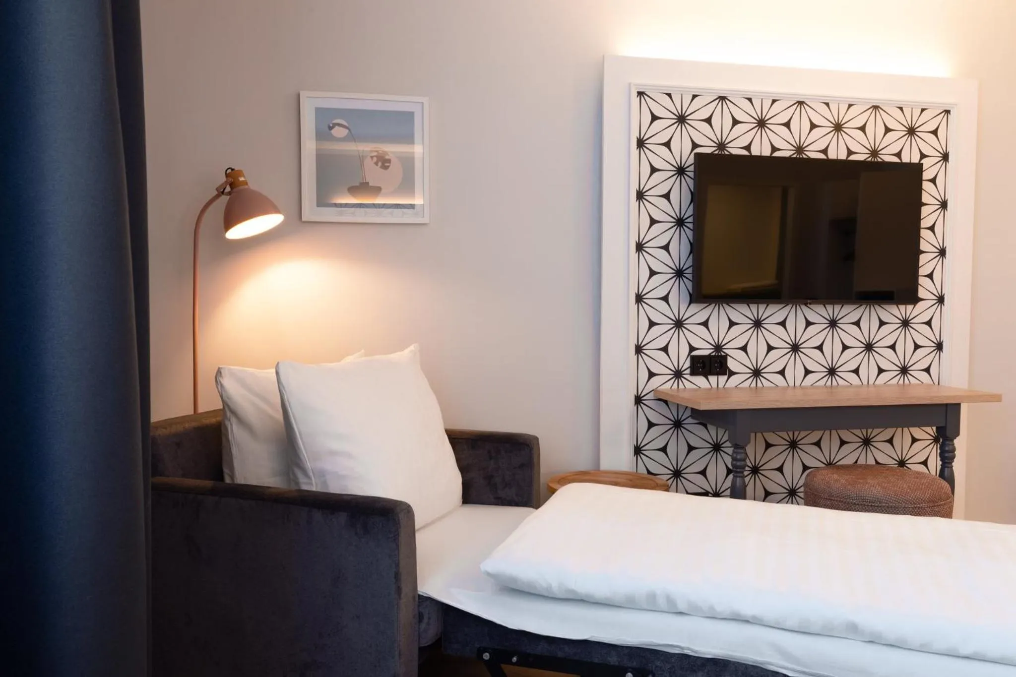 Photo of the whole room, Bed in Garner Hotel Mannheim City by IHG