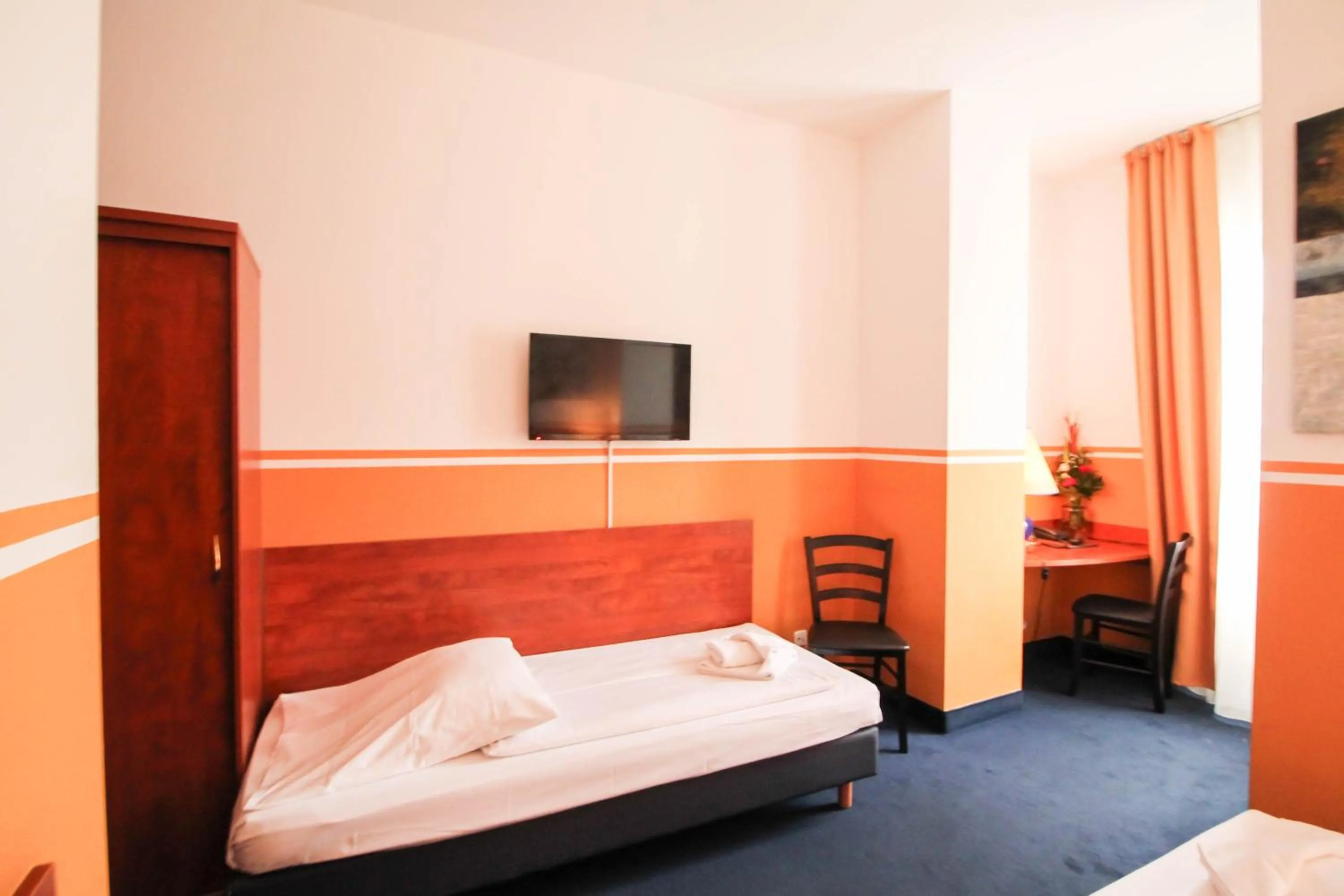 Bed in Hotel Atrium Charlottenburg