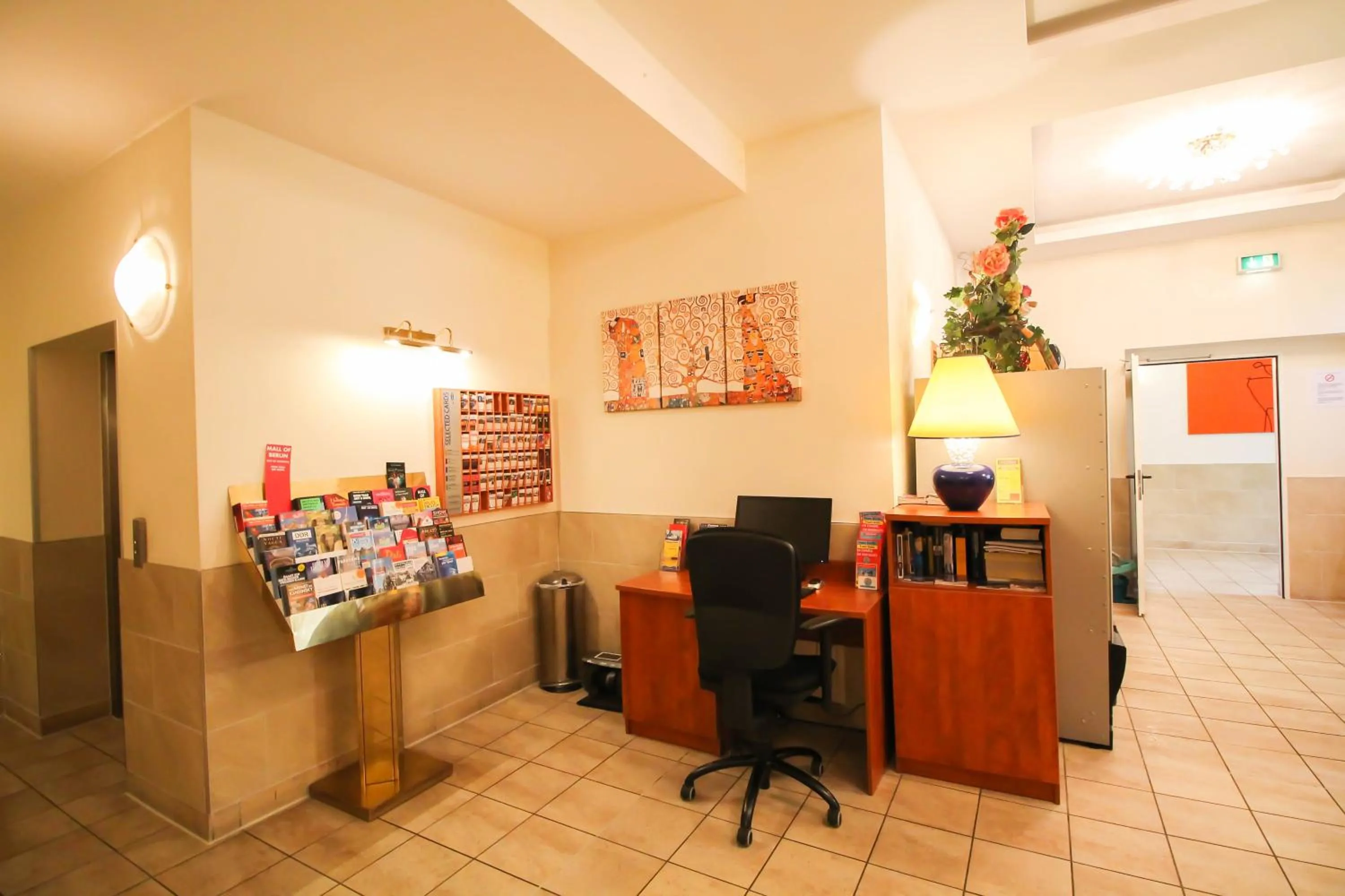 Lobby or reception in Hotel Atrium Charlottenburg