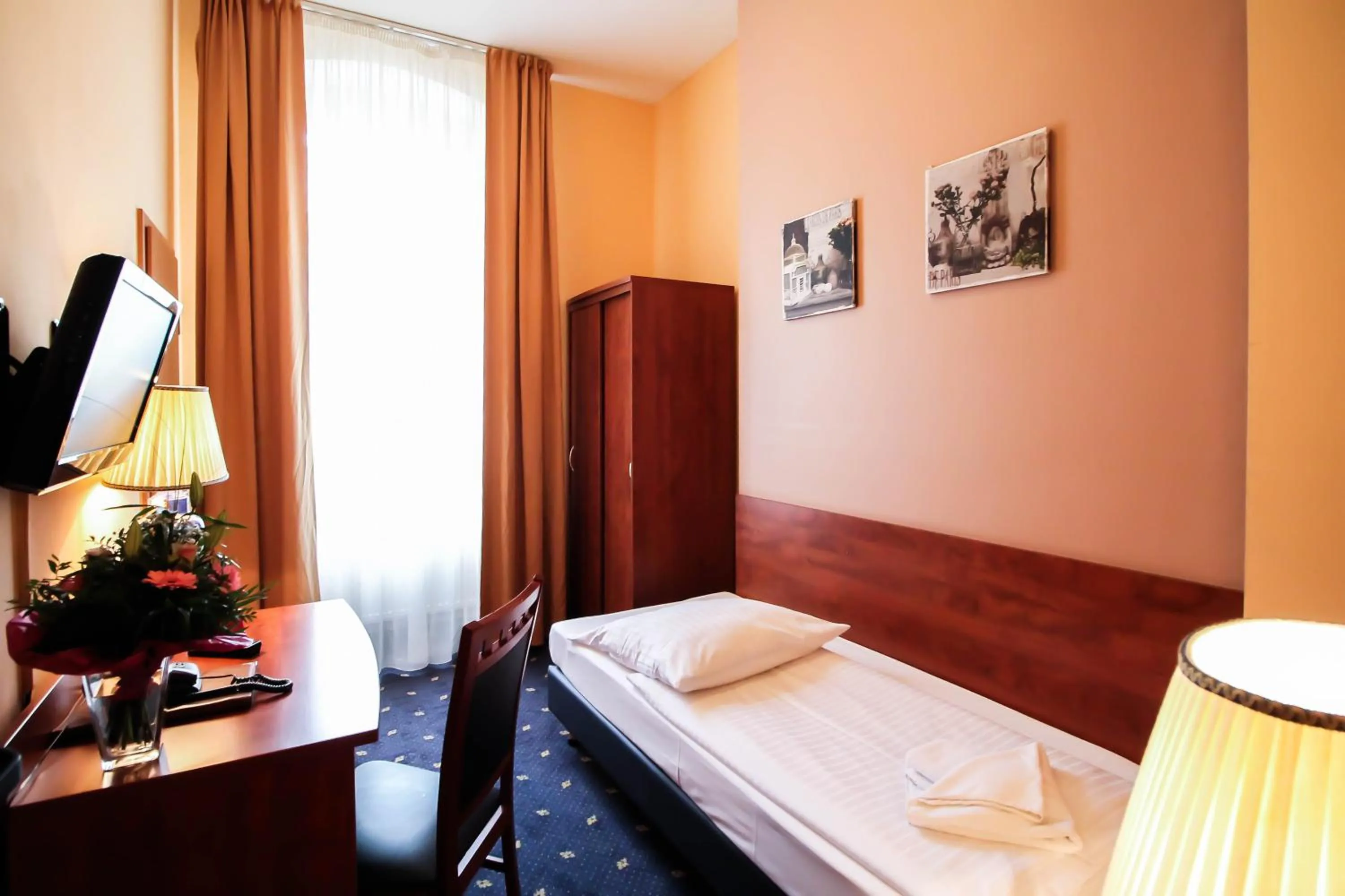 Bed in Hotel Atrium Charlottenburg