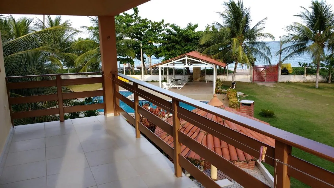 Condomínio na beira mar