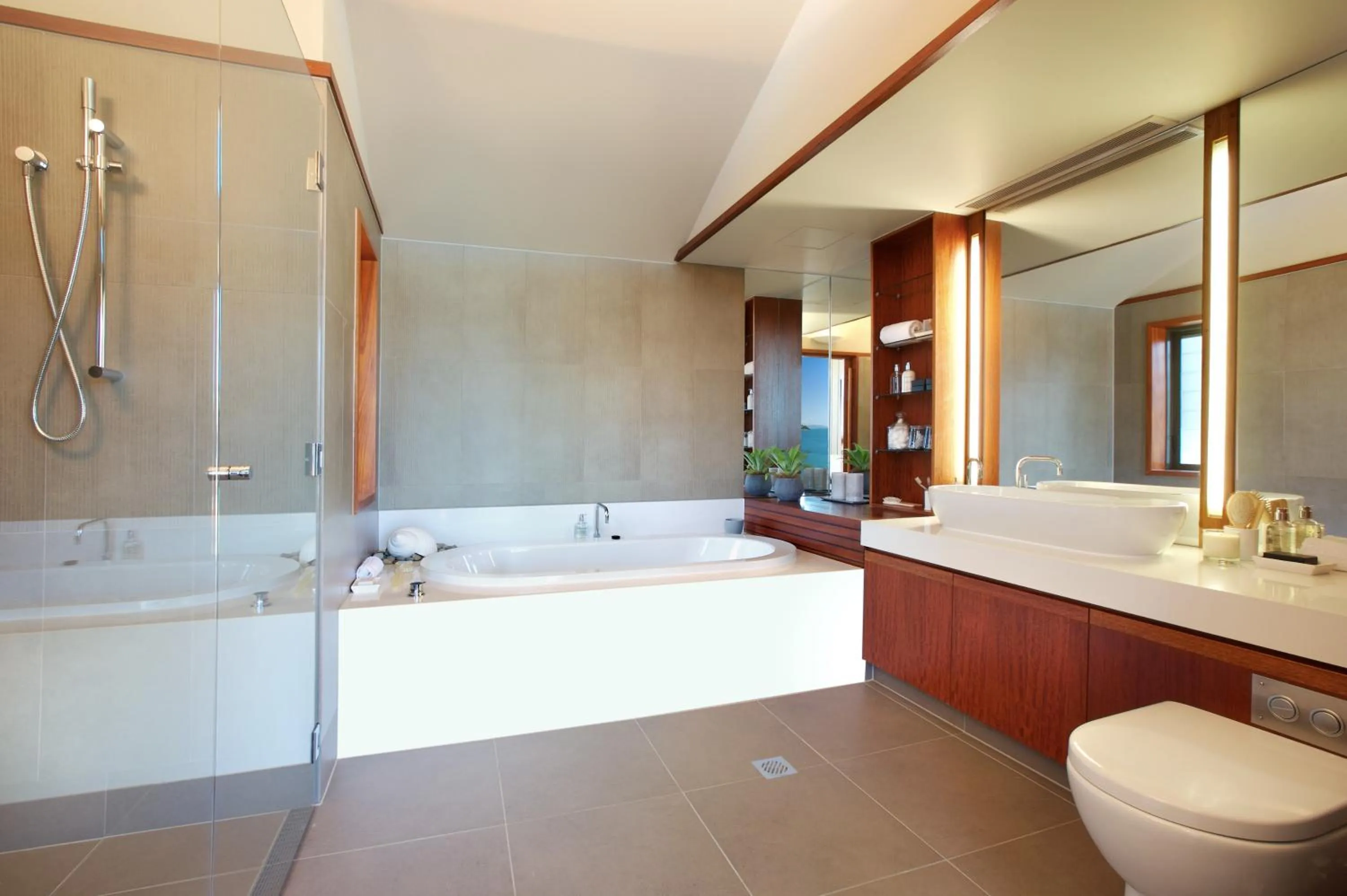 Bathroom in Yacht Club Villas