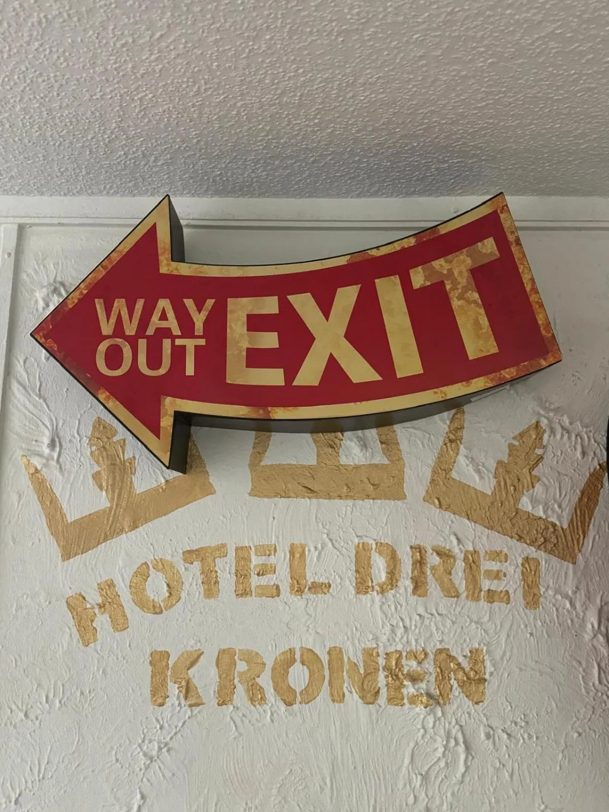Property logo or sign in Hotel Drei Kronen