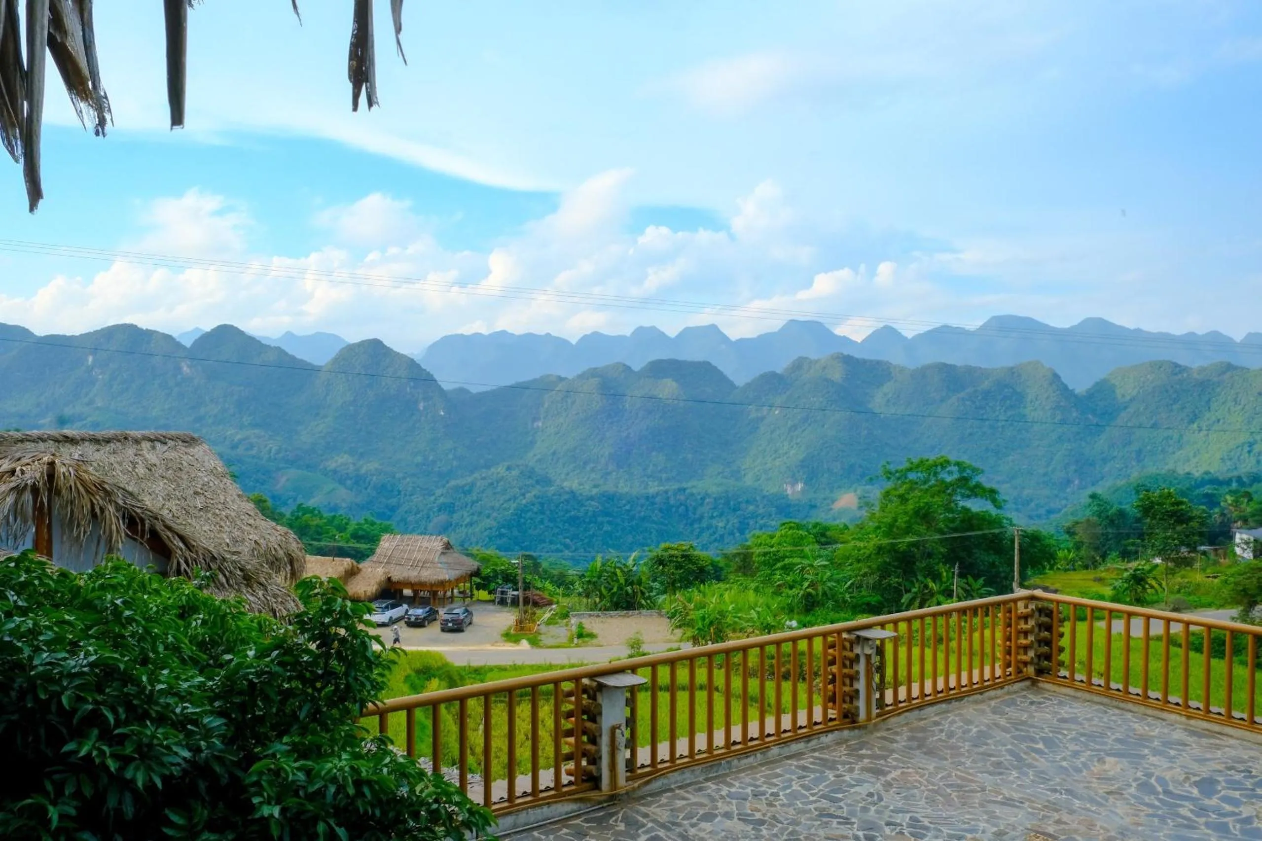 Mountain view in Pu Luong Jungle Lodge
