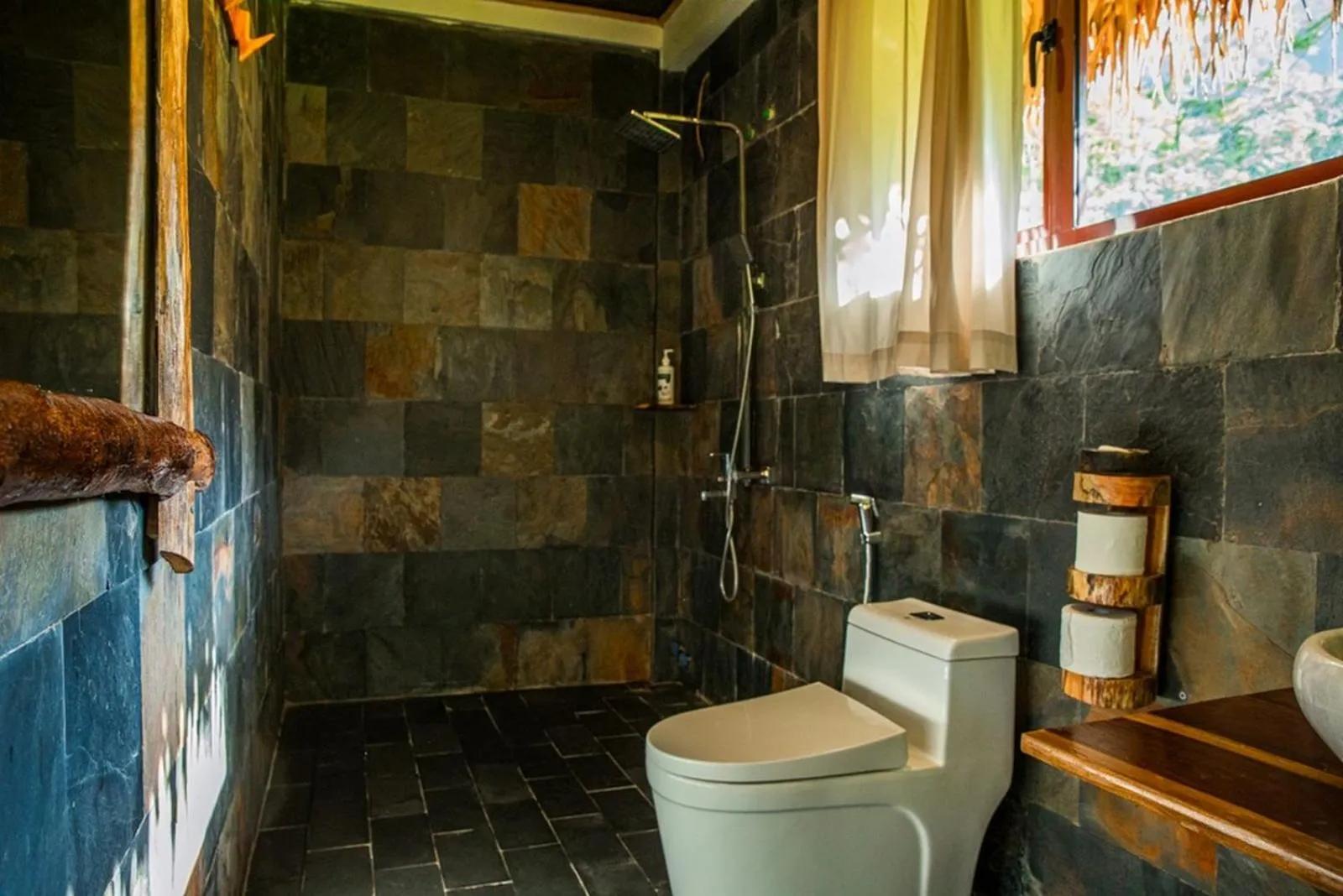 Shower in Pu Luong Jungle Lodge