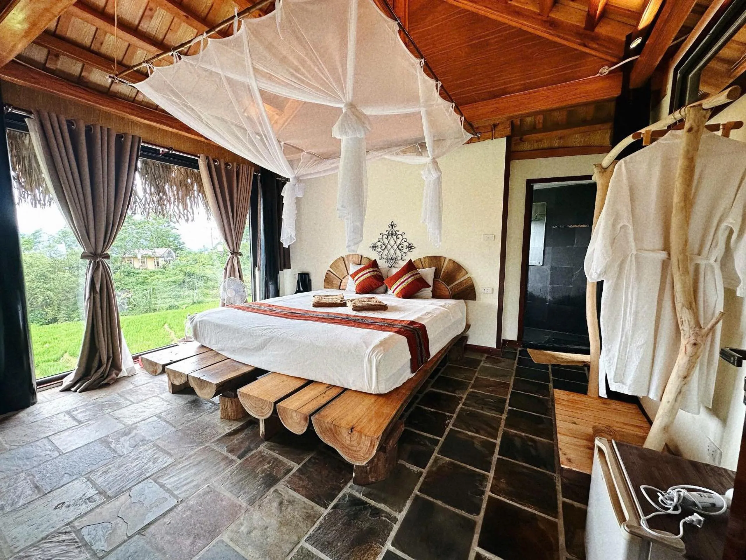 Bed in Pu Luong Jungle Lodge