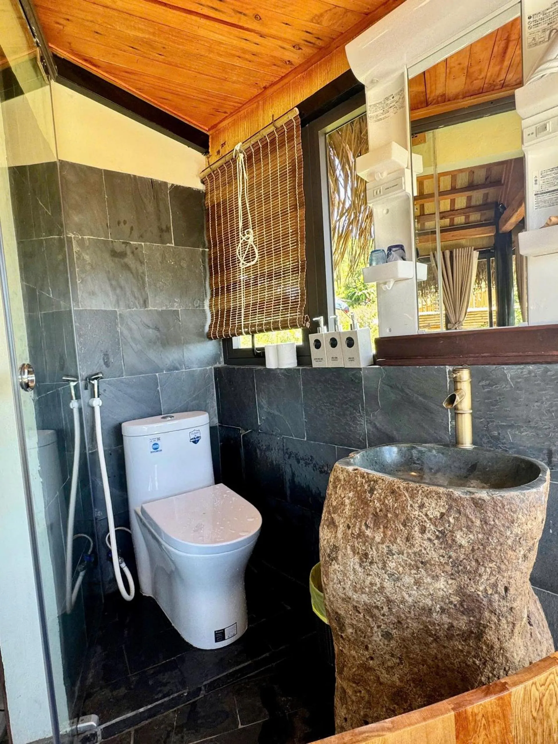 Shower in Pu Luong Jungle Lodge